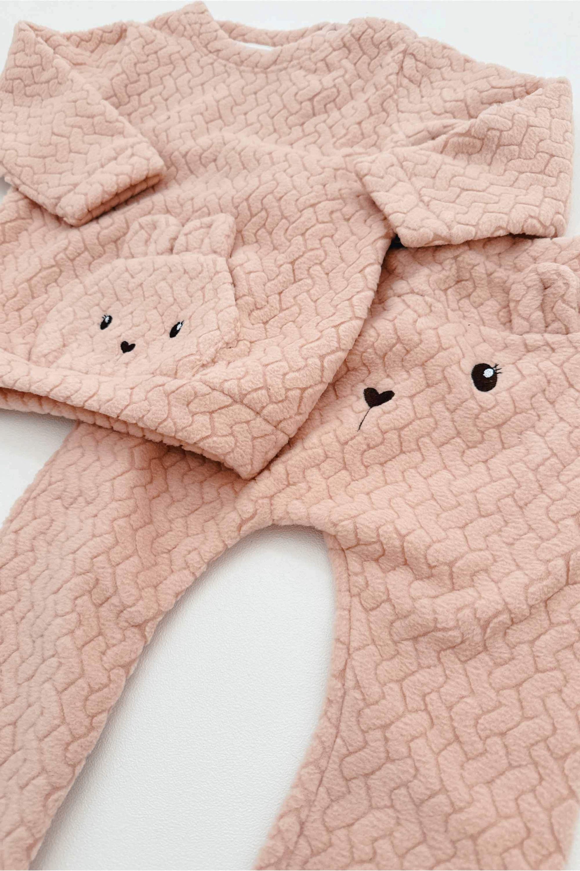 Conjunto Infantil Peluciado Coelhinho Rosa — foto 5