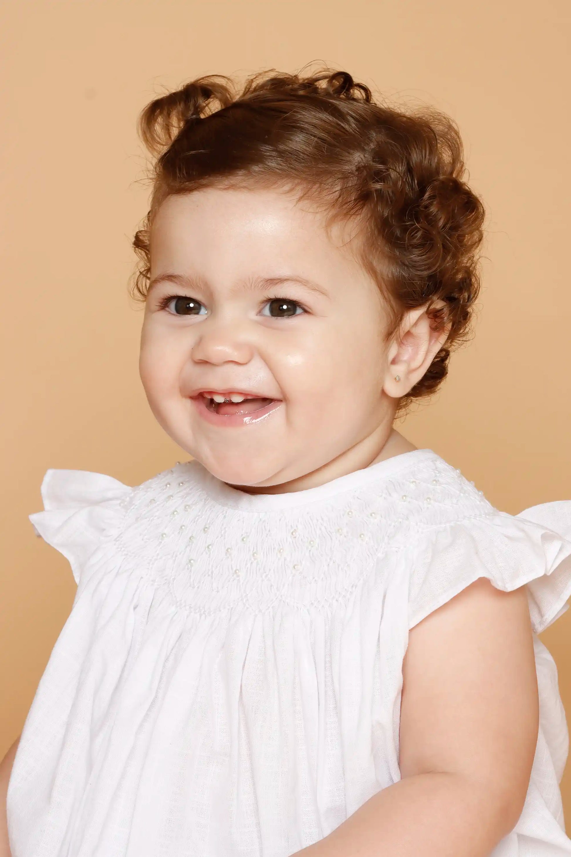 Vestido Bebê Russinho Branco com Pérolas no Bordado — foto 2