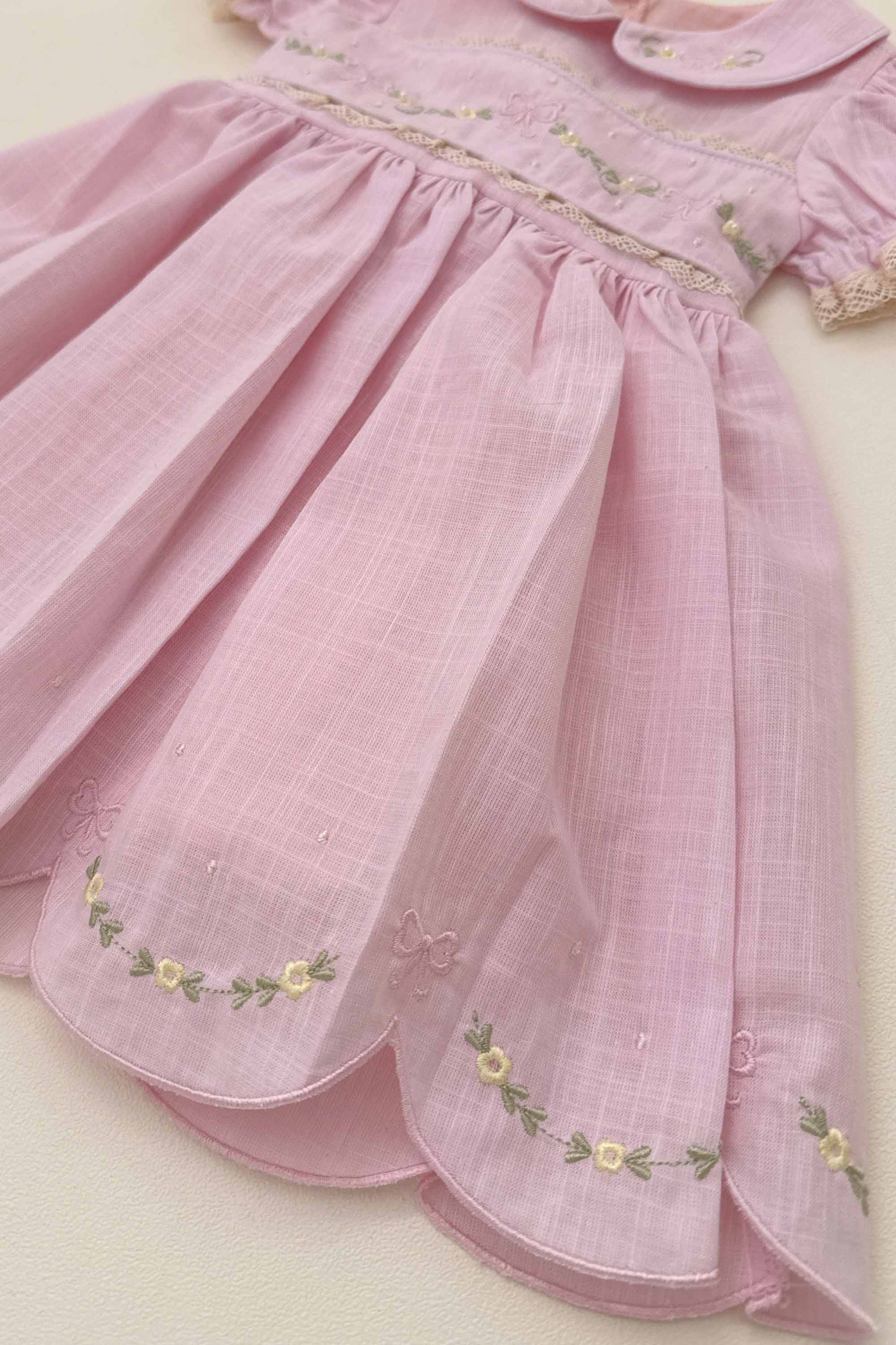 Vestido Bebê e Infantil em Linho Festone Rosa — foto 5