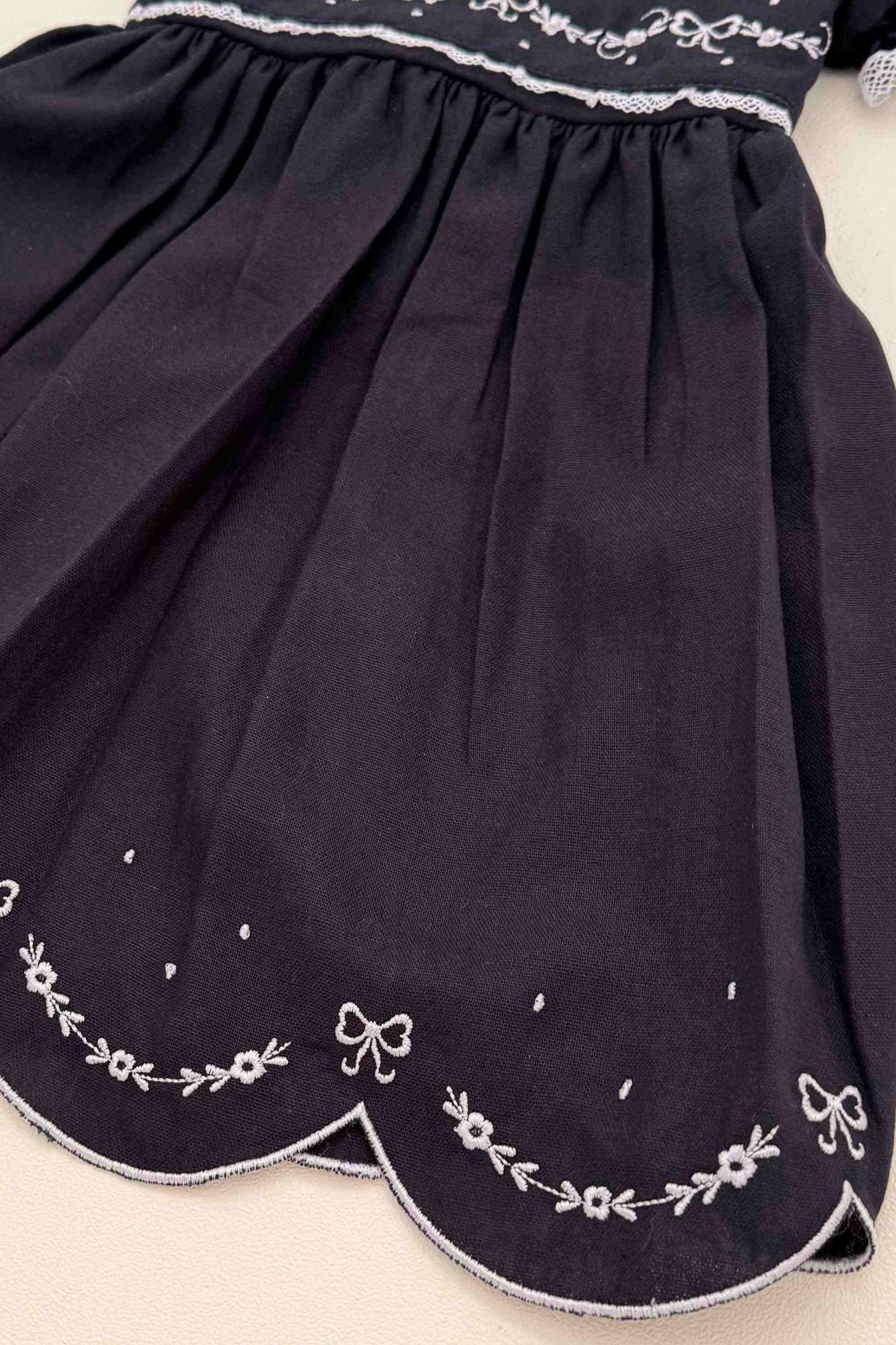 Vestido Infantil em Linho Bordado Festone Azul Marinho