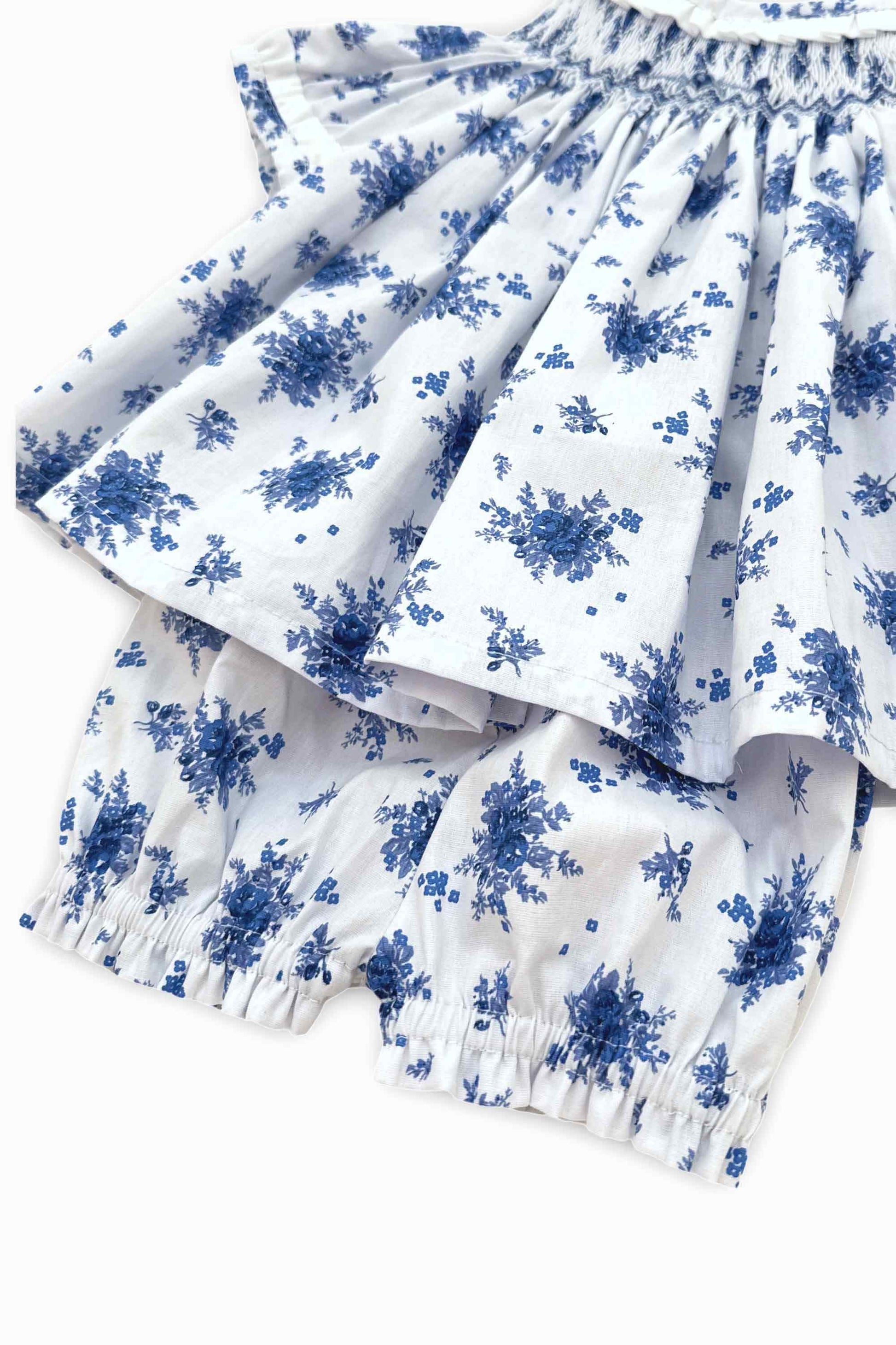 Vestido Russinho Casinha de Abelha e Estampa Azul Floral - Bata e Shorts