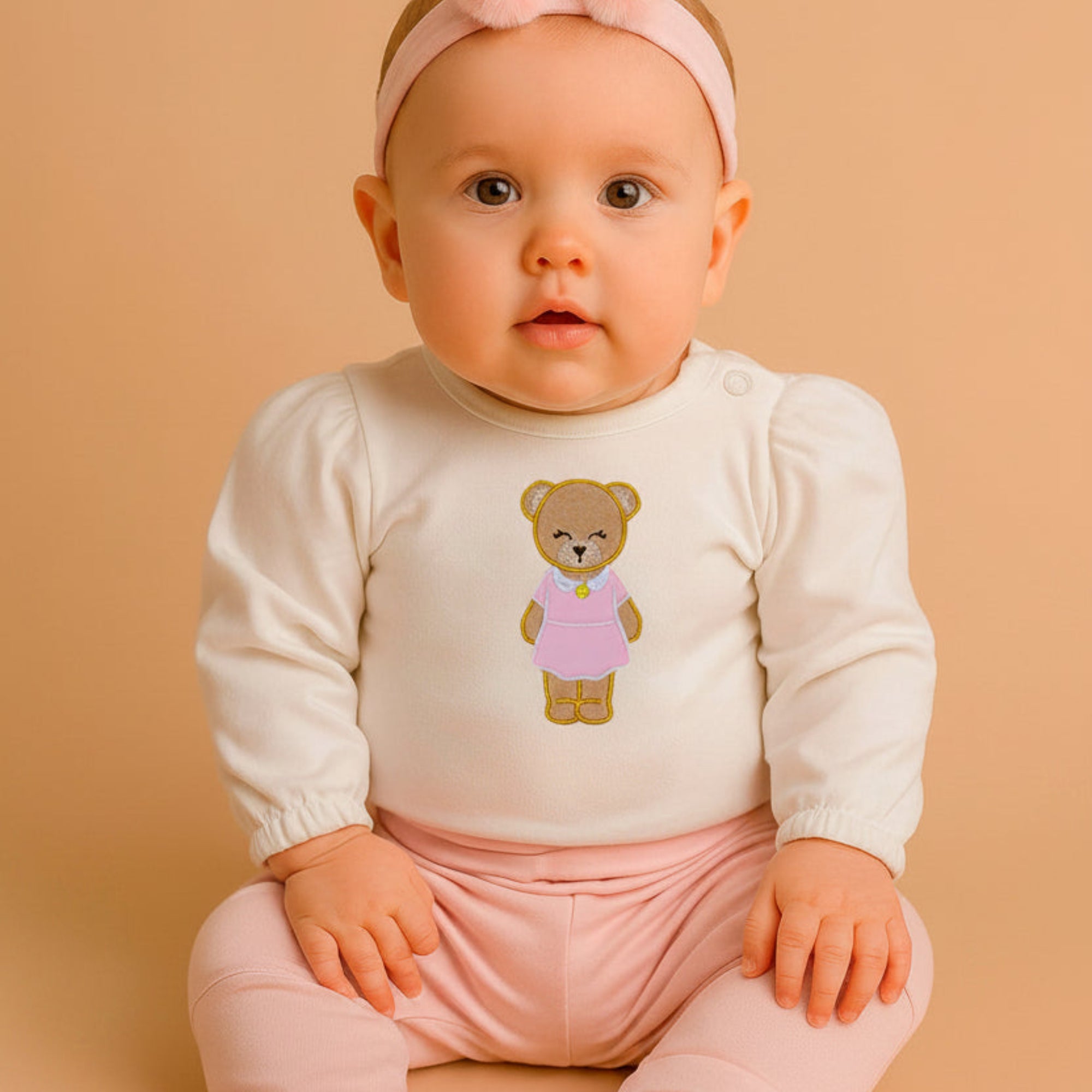 Conjunto Bebê Menina Bordado Ursinha — foto 1