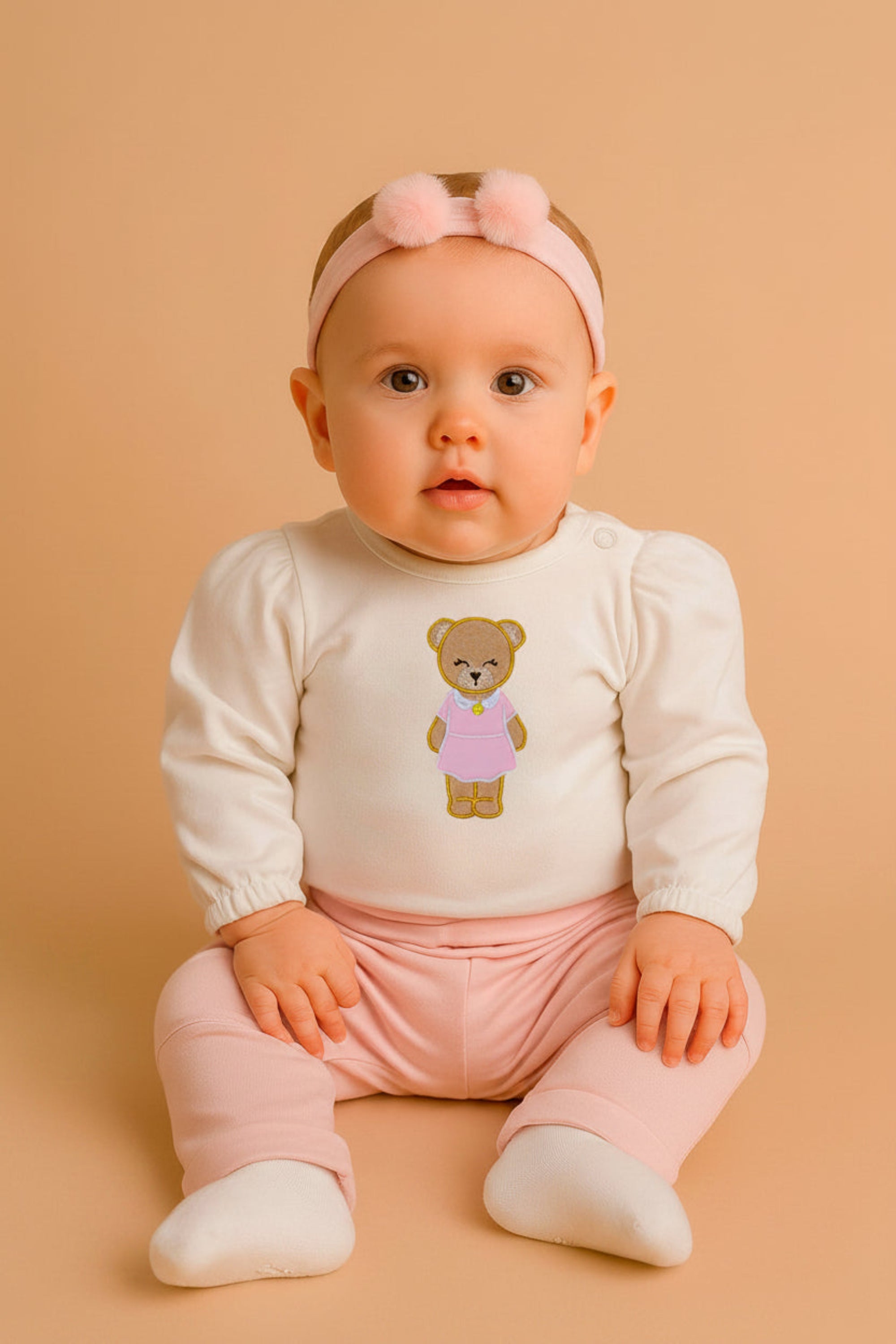 Conjunto Bebê Menina Bordado Ursinha — foto 1