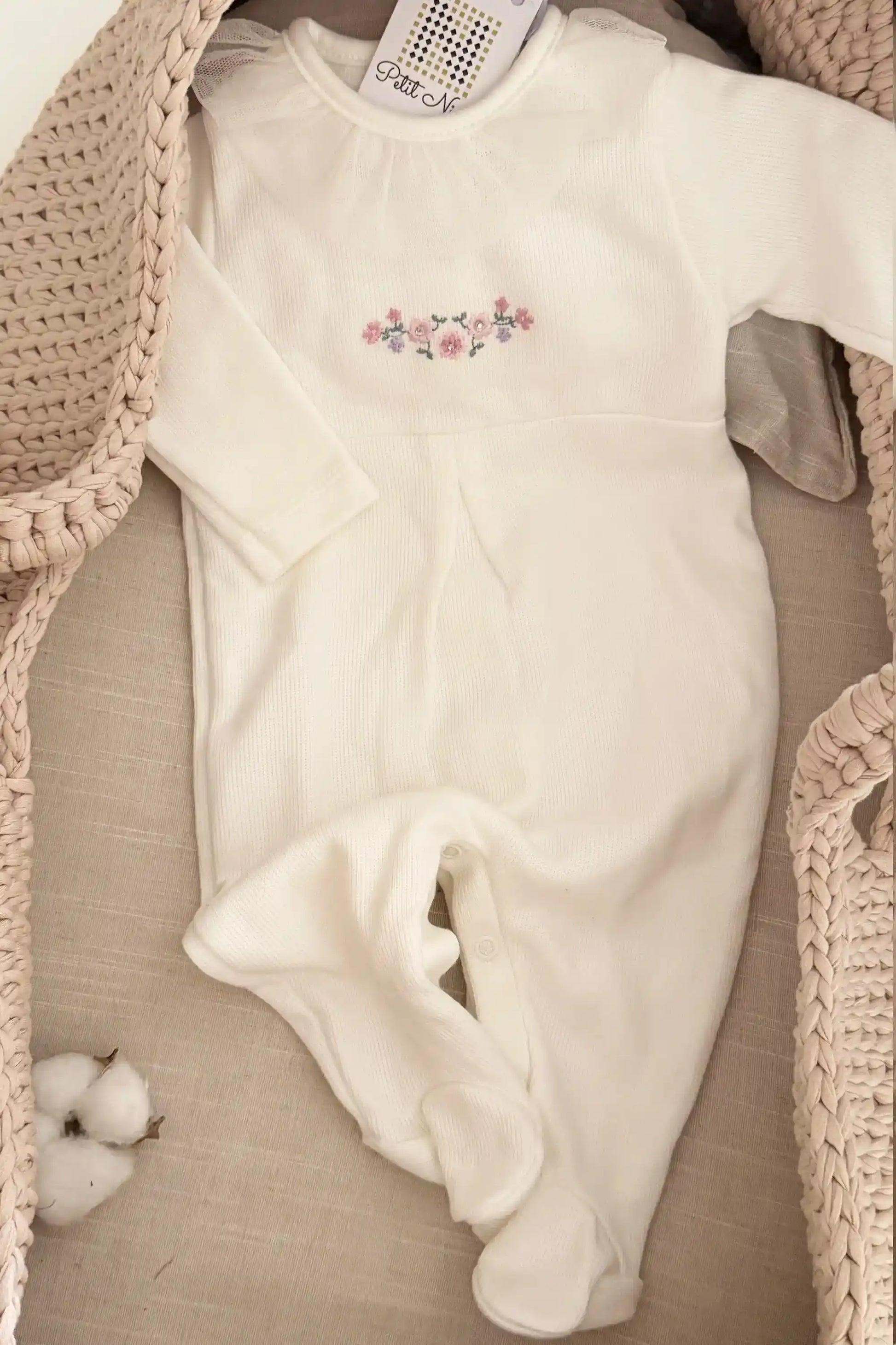 Macacão Bebê Malha Tricotada com Tule e Bordado Floral Off White — foto 2