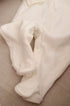 Macacão Bebê Malha Tricotada com Tule e Bordado Floral Off White — foto 4