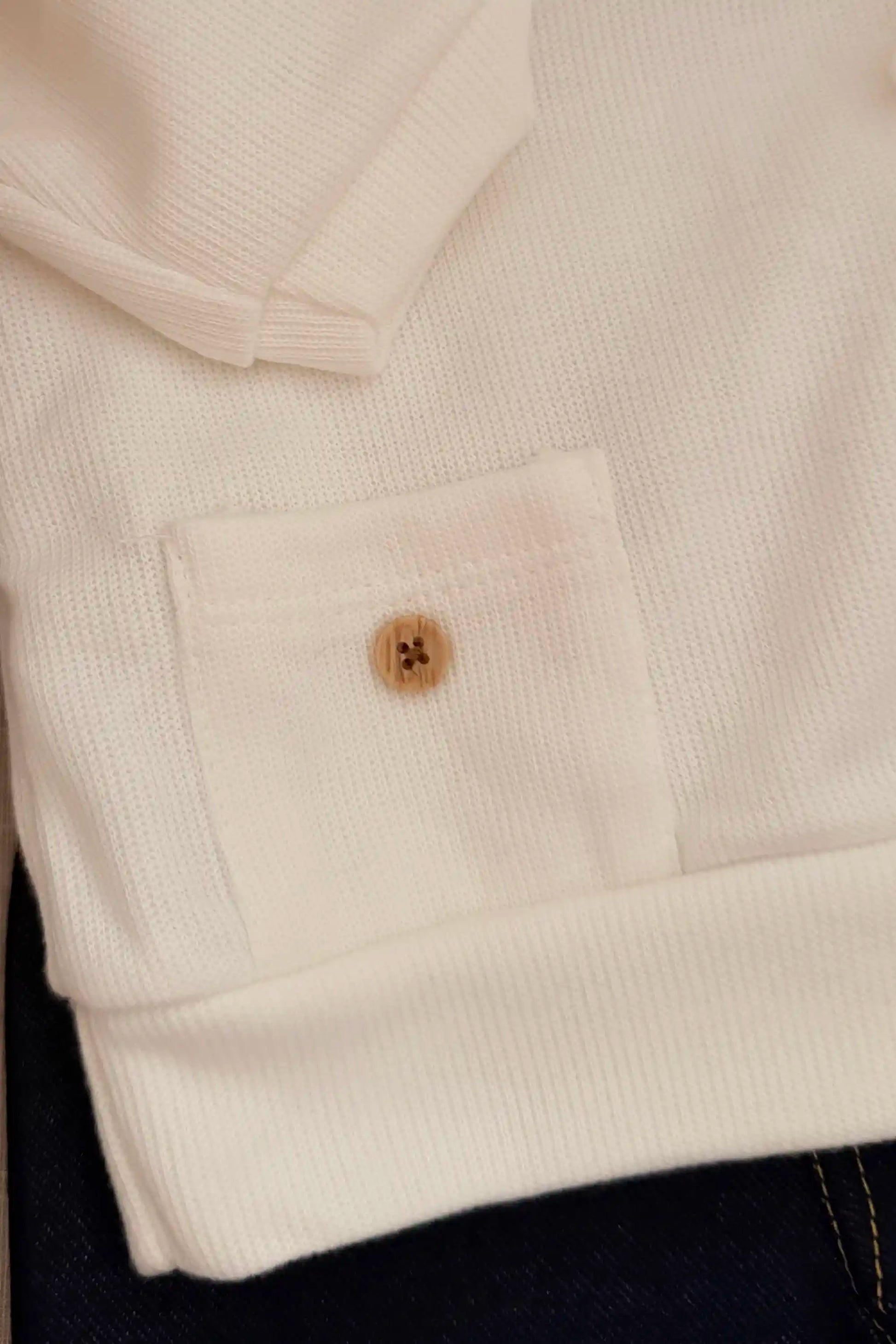 Conjunto Bebê Malha Tricotada Off White com Calça Molecotton Jeans — foto 3