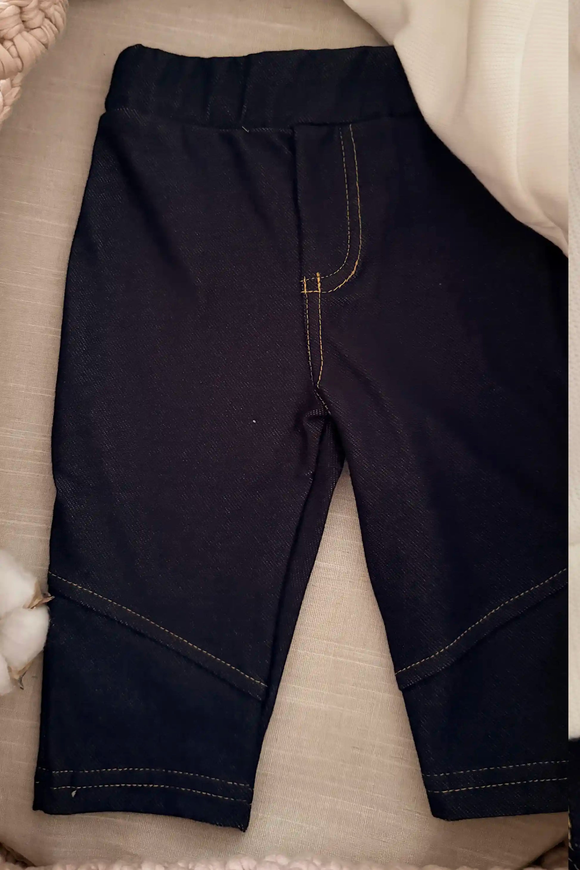 Conjunto Bebê Malha Tricotada Off White com Calça Molecotton Jeans — foto 5