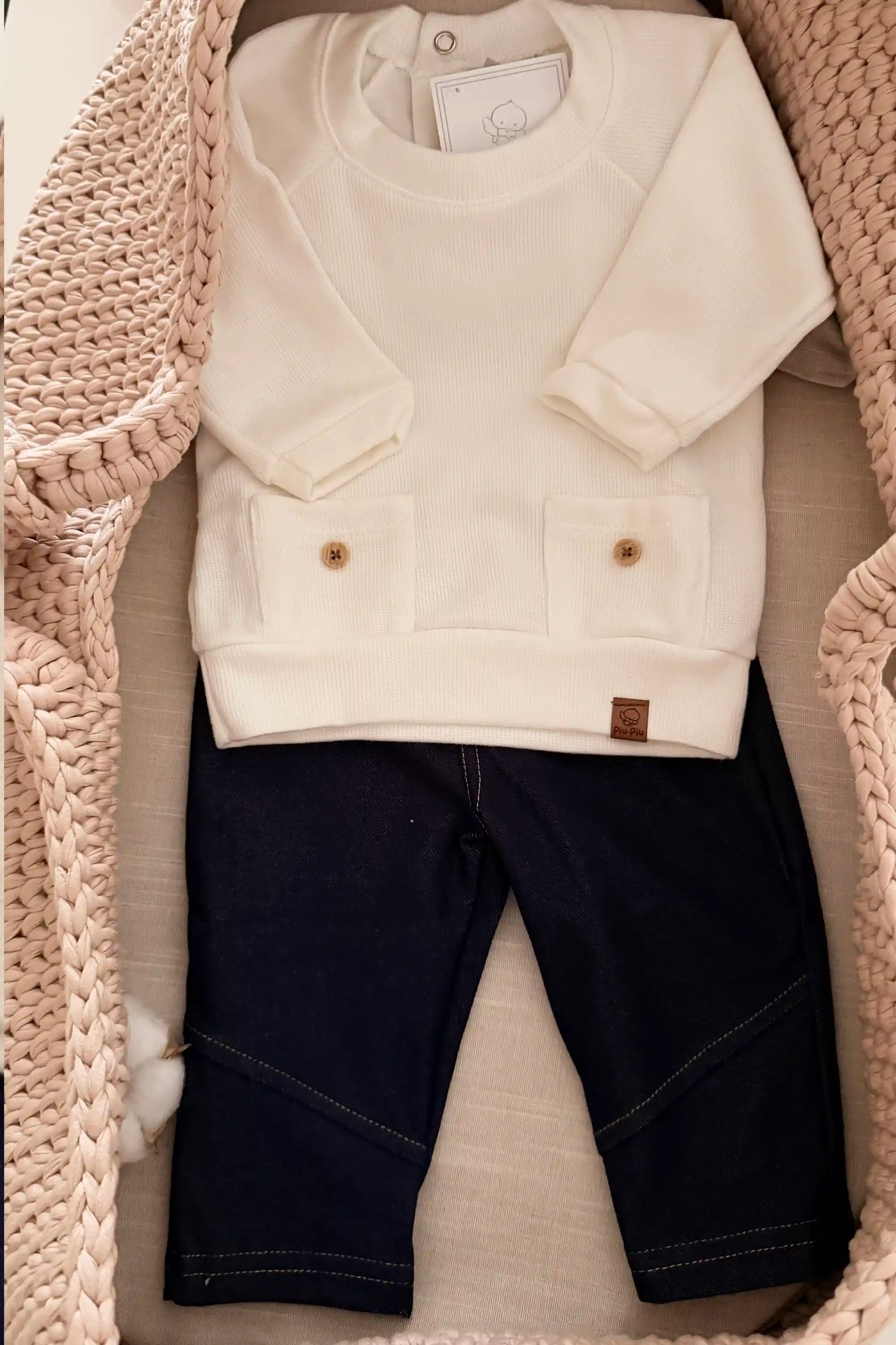 Conjunto Bebê Malha Tricotada Off White com Calça Molecotton Jeans — foto 2