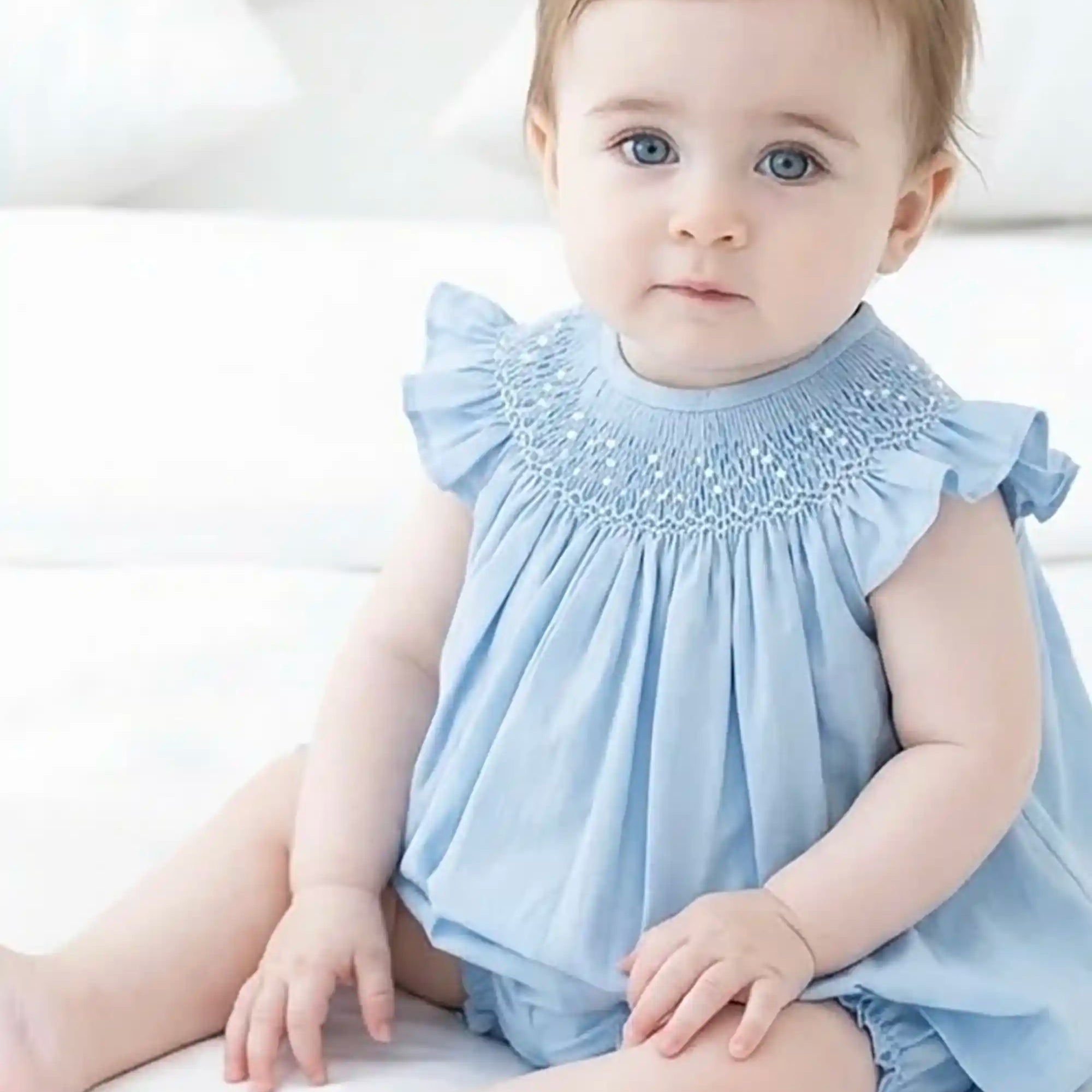 Conjunto Infantil Smock Bordado à Mão Azul Bebê — foto 1