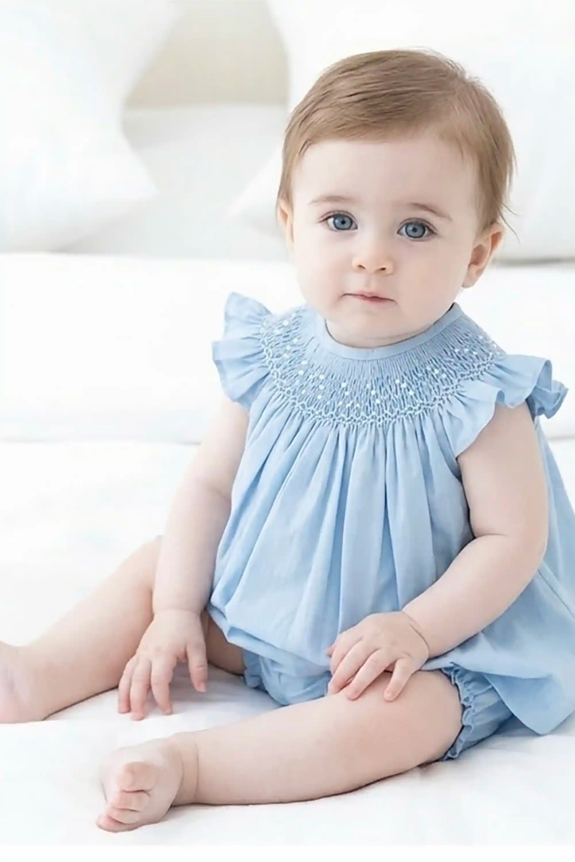Conjunto Infantil Smock Bordado à Mão Azul Bebê — foto 1