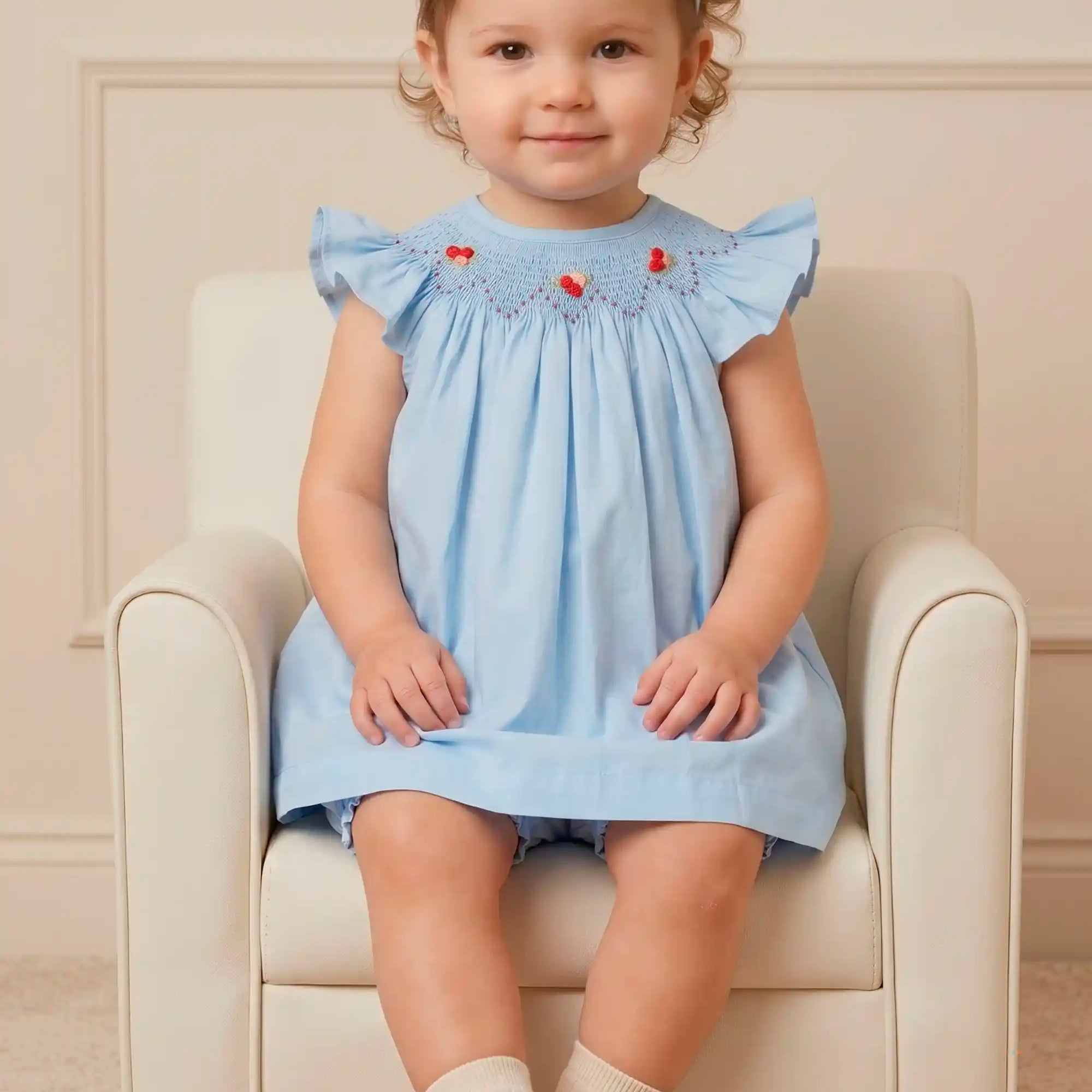 Vestido Bebê Russinho Azul Bordado Floral Vermelho — foto 1