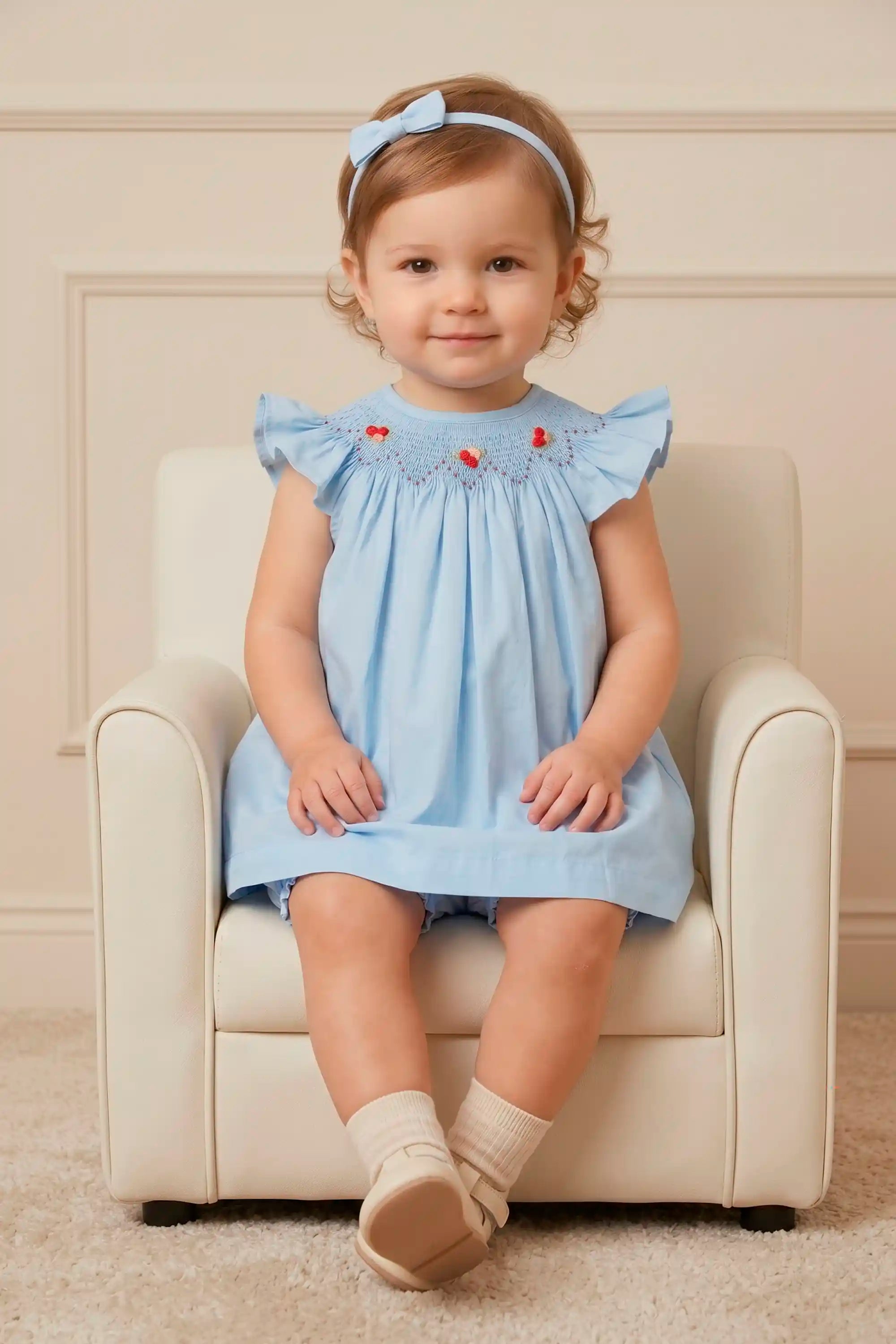 Vestido Bebê Russinho Azul Bordado Floral Vermelho — foto 1