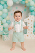 Conjunto Social Bebê Menino Bermuda com Suspensório e Gravata Verde — foto 1