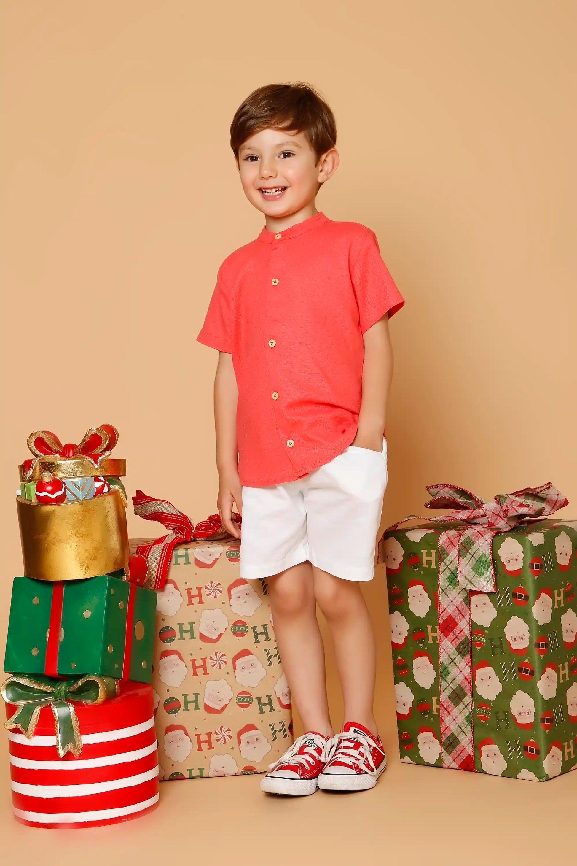 Camisa Bata Infantil em Linho Vermelho com Gola Padre — foto 3