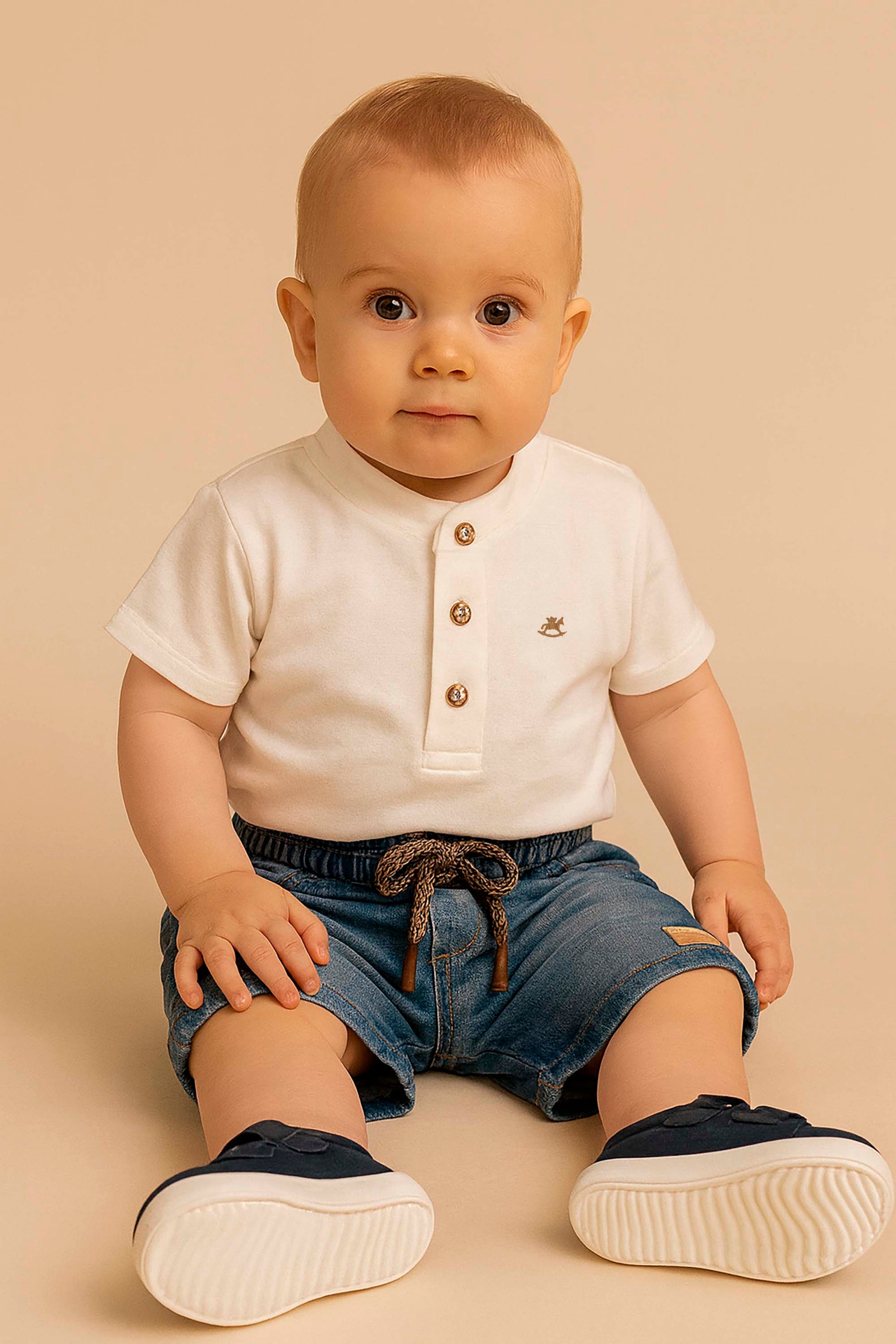 Conjunto Bebê Menino Camiseta Gola Padre Bermuda Jeans — foto 1