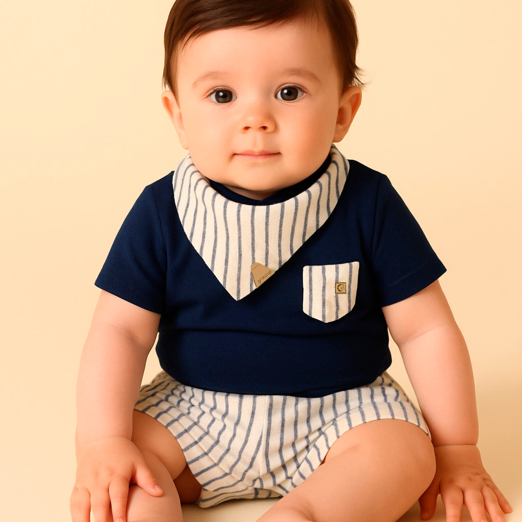 Conjunto Bebê Menino Body Navy com Short Listrado e Babador Marinheiro — foto 1