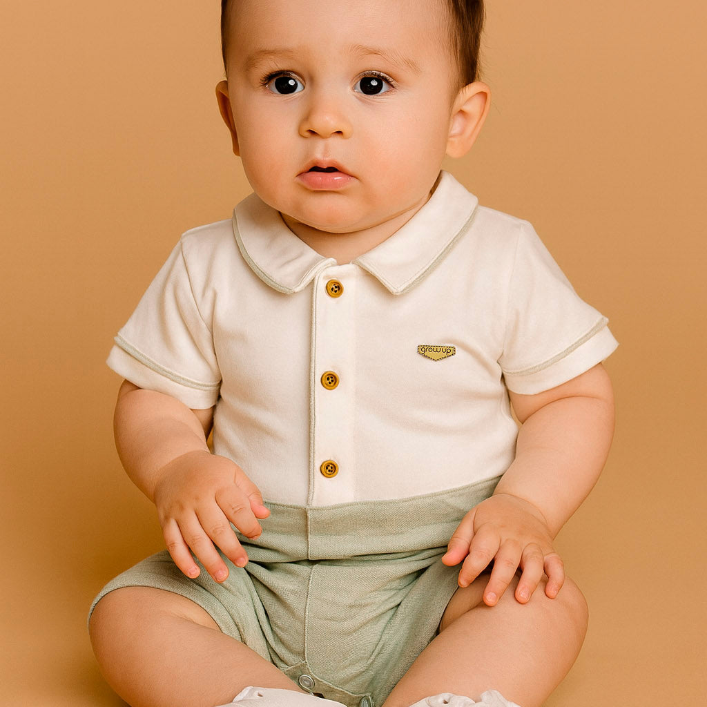 Macacão Curto Polo Oliver Bebê Menino Verde e Off White — foto 1