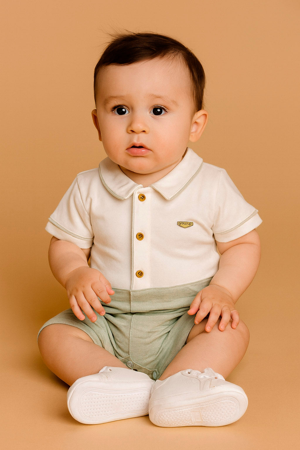 Macacão Curto Polo Oliver Bebê Menino Verde e Off White — foto 1