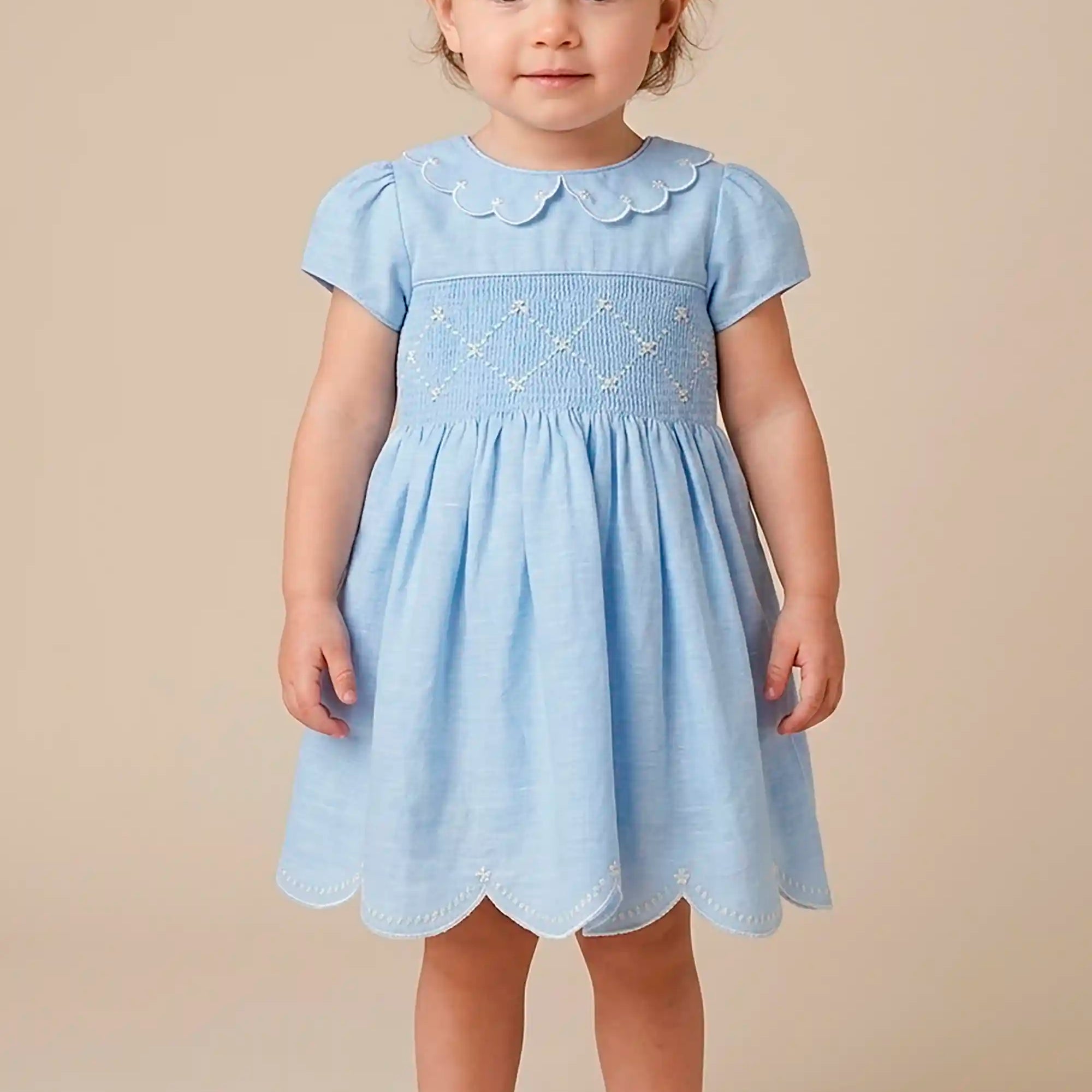 Vestido Infantil Azul Claro com Barra e Gola Festonê — foto 1