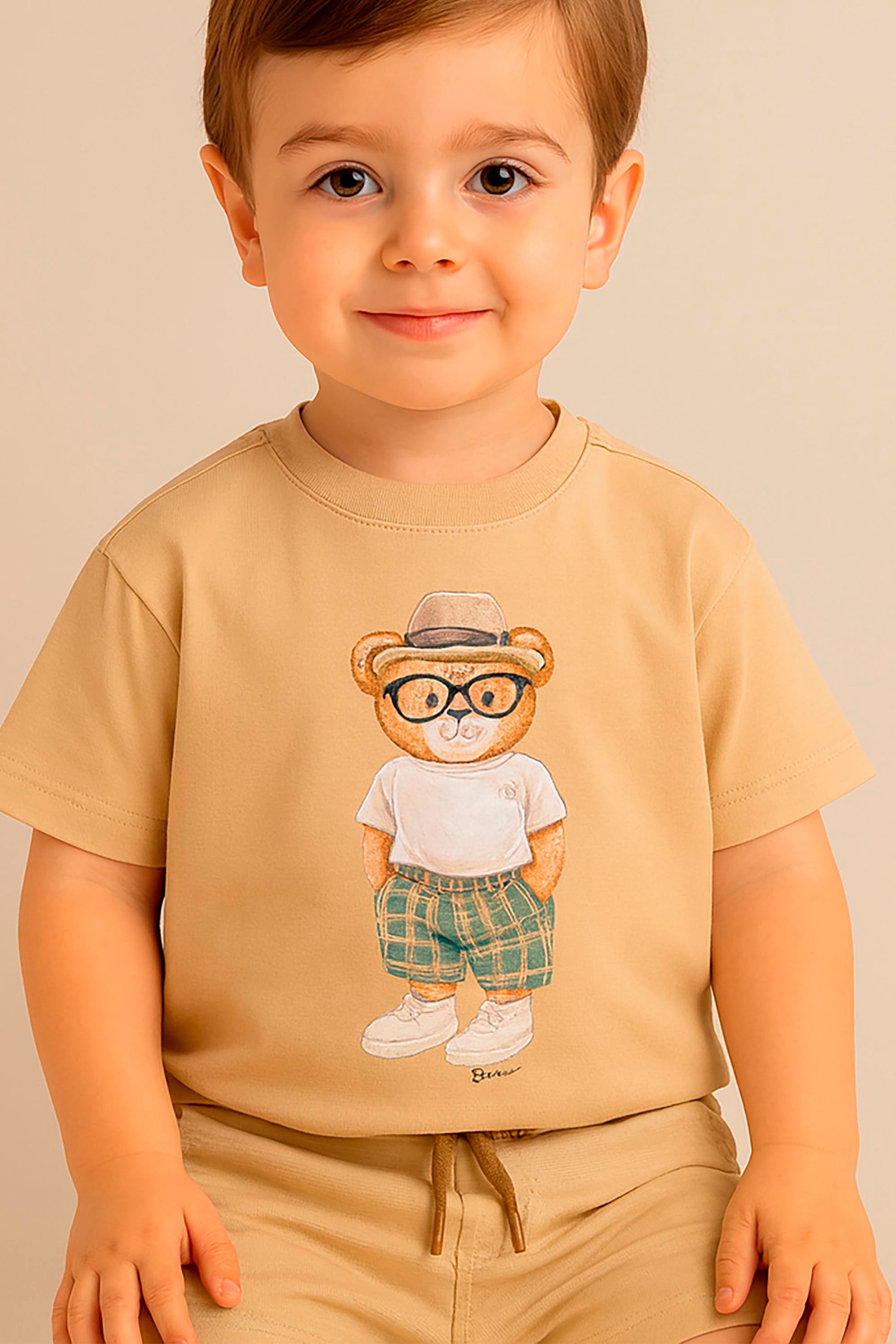 Conjunto Infantil Menino Camiseta e Bermuda Urso Teddy Chapéu Bege — foto 5