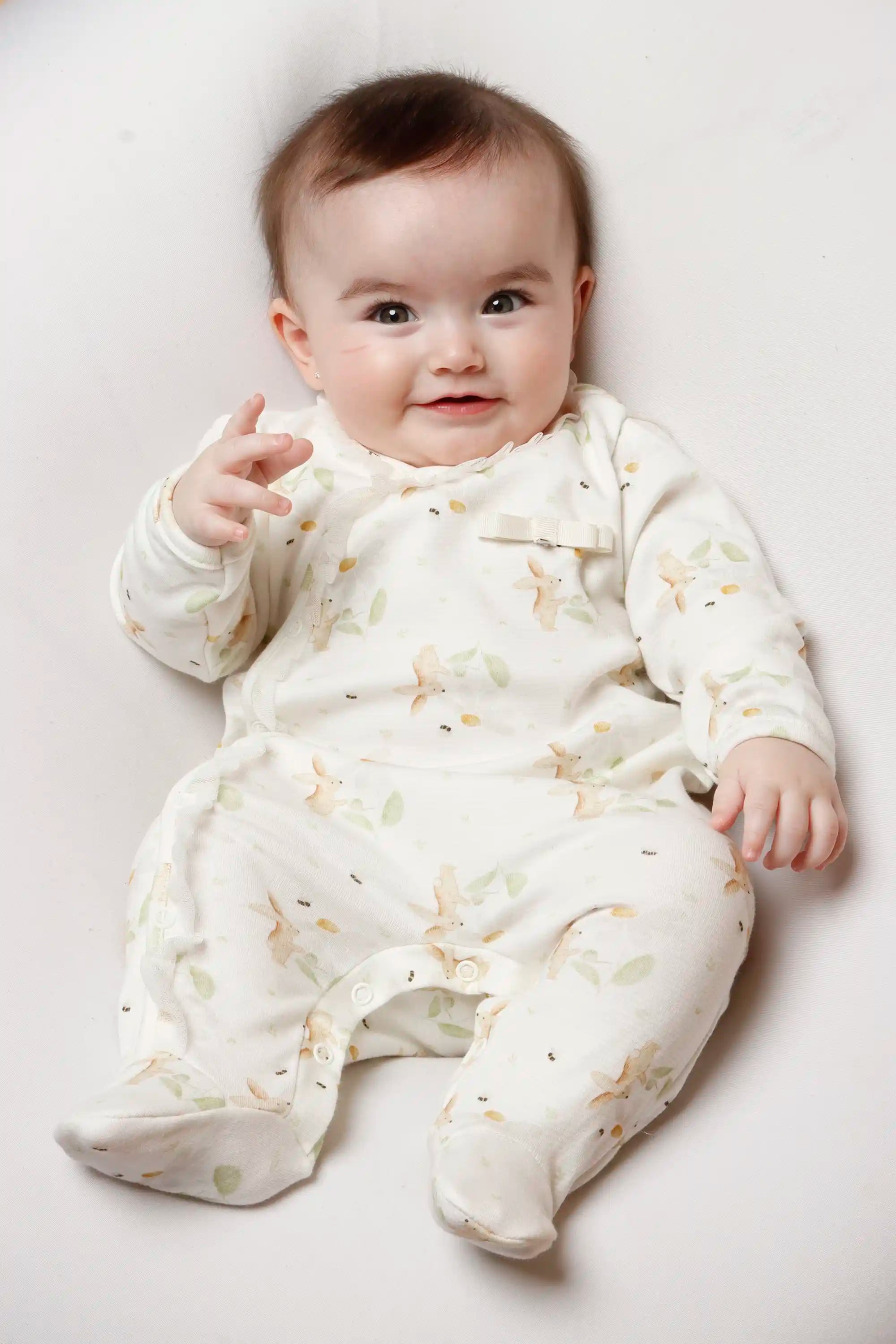 Macacão Bebê Menina Coelho e Margaridas Algodão Egípcio — foto 2