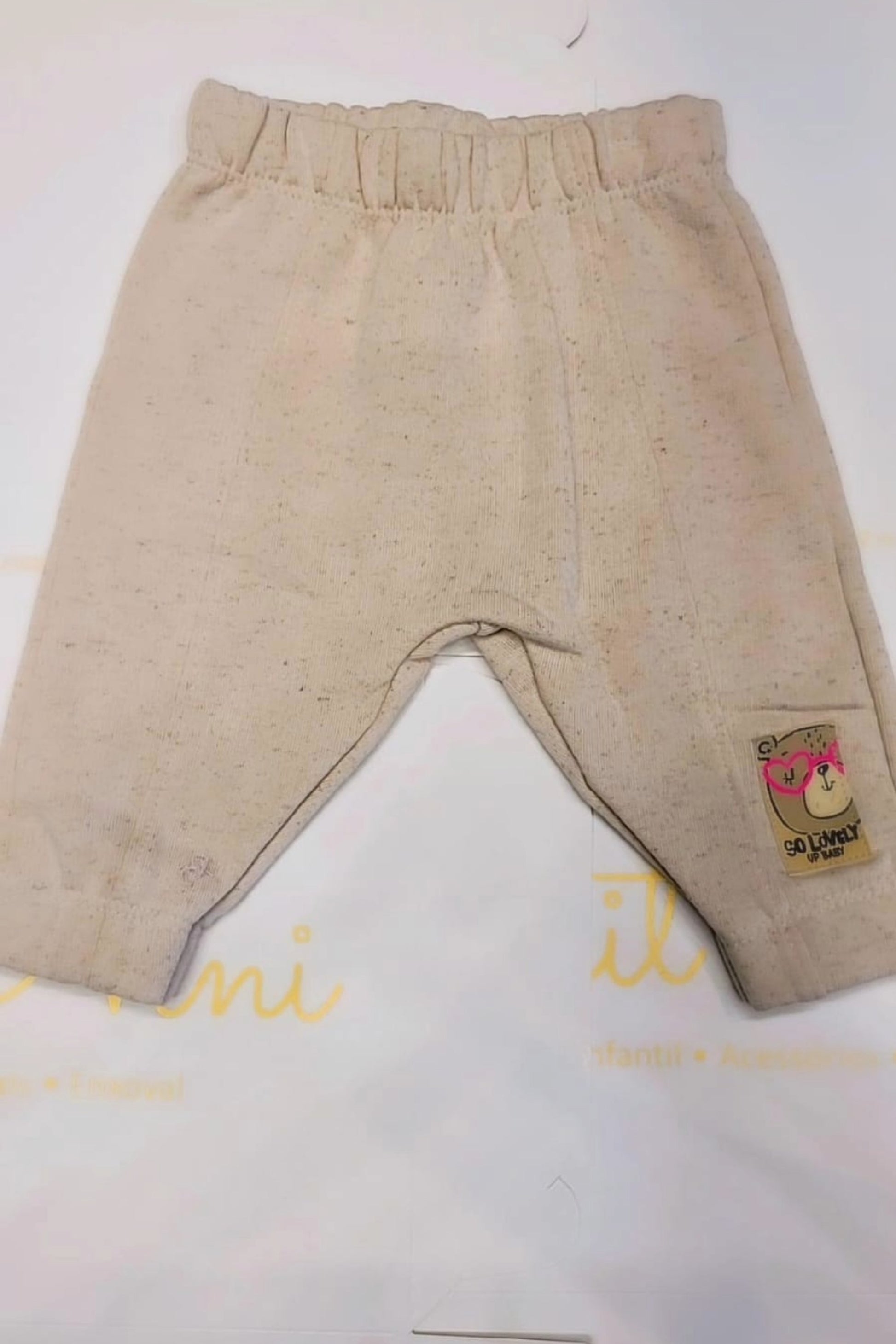 Conjunto Infantil em Moletom Bege com Bordado de Ursinho Fofo e Bolso