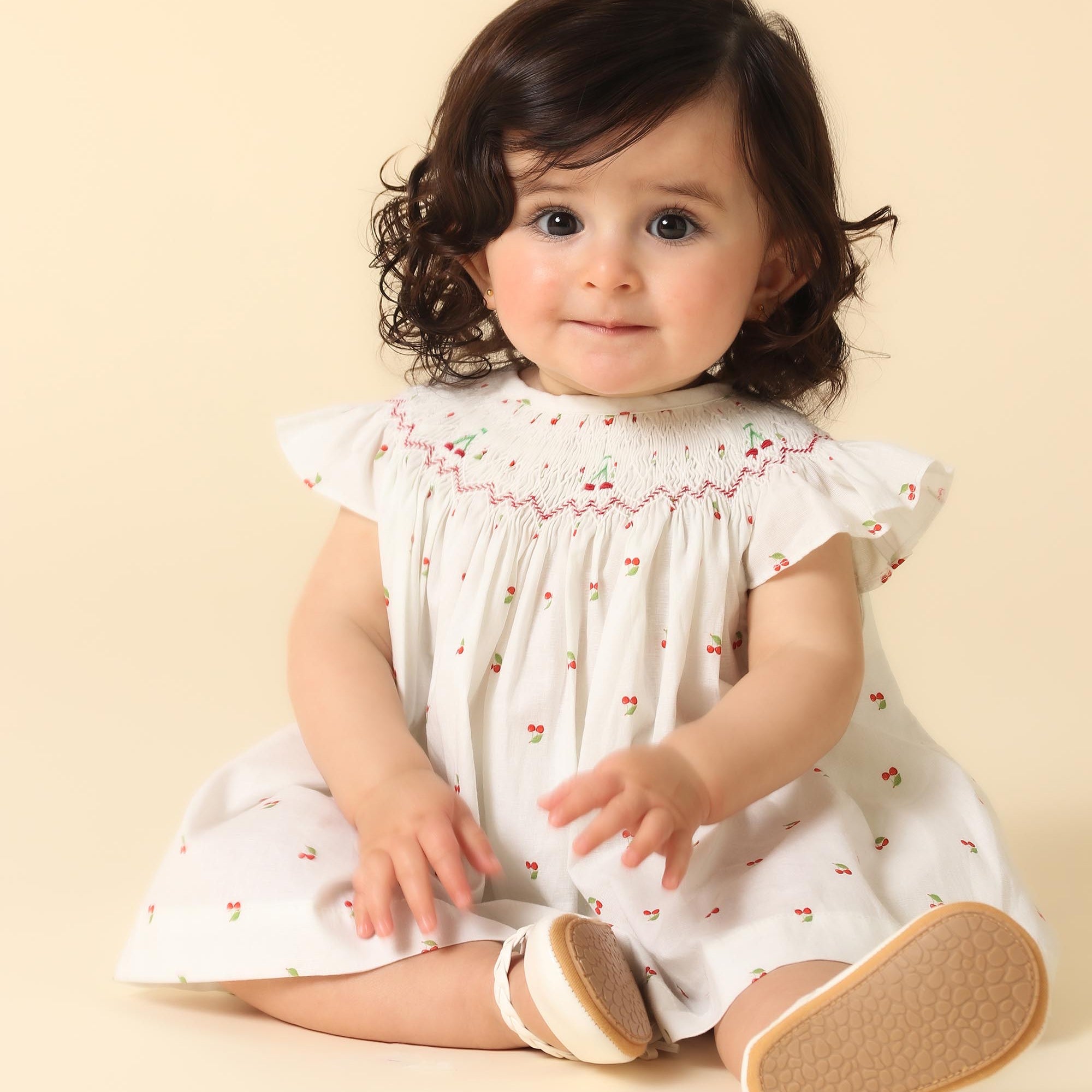 Vestido Russinho Casinha de Abelha com Shorts Estampa Cerejas — foto 1