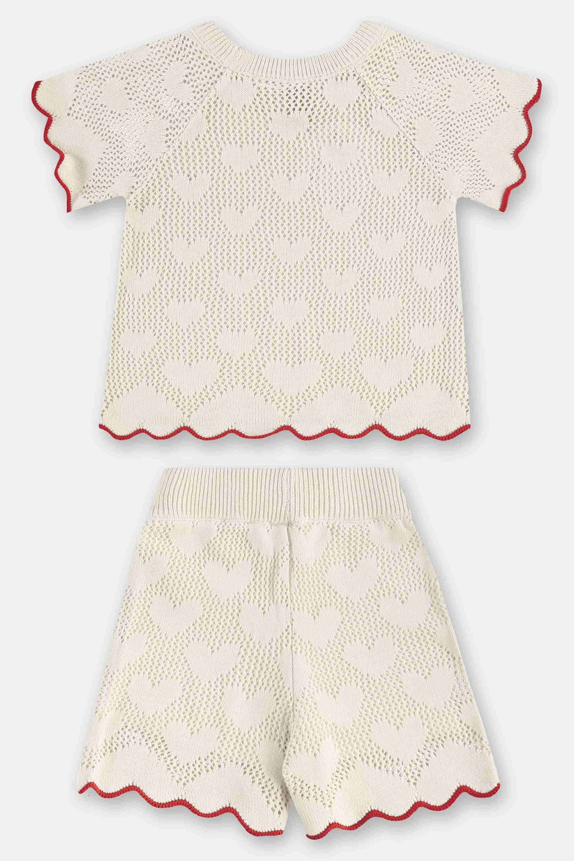 Conjunto Menina Blusa e Shorts em Tricô Bege com Detalhe Vermelho — foto 4