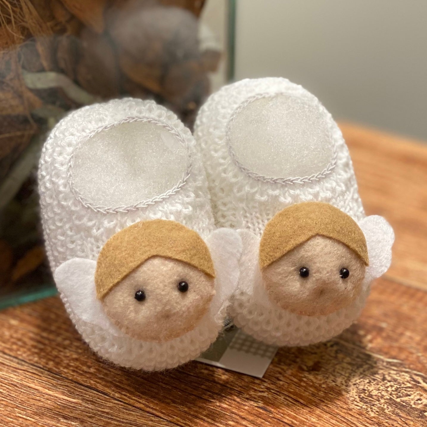 Sapatinho para Recém Nascido em Tricot Anjo Branco