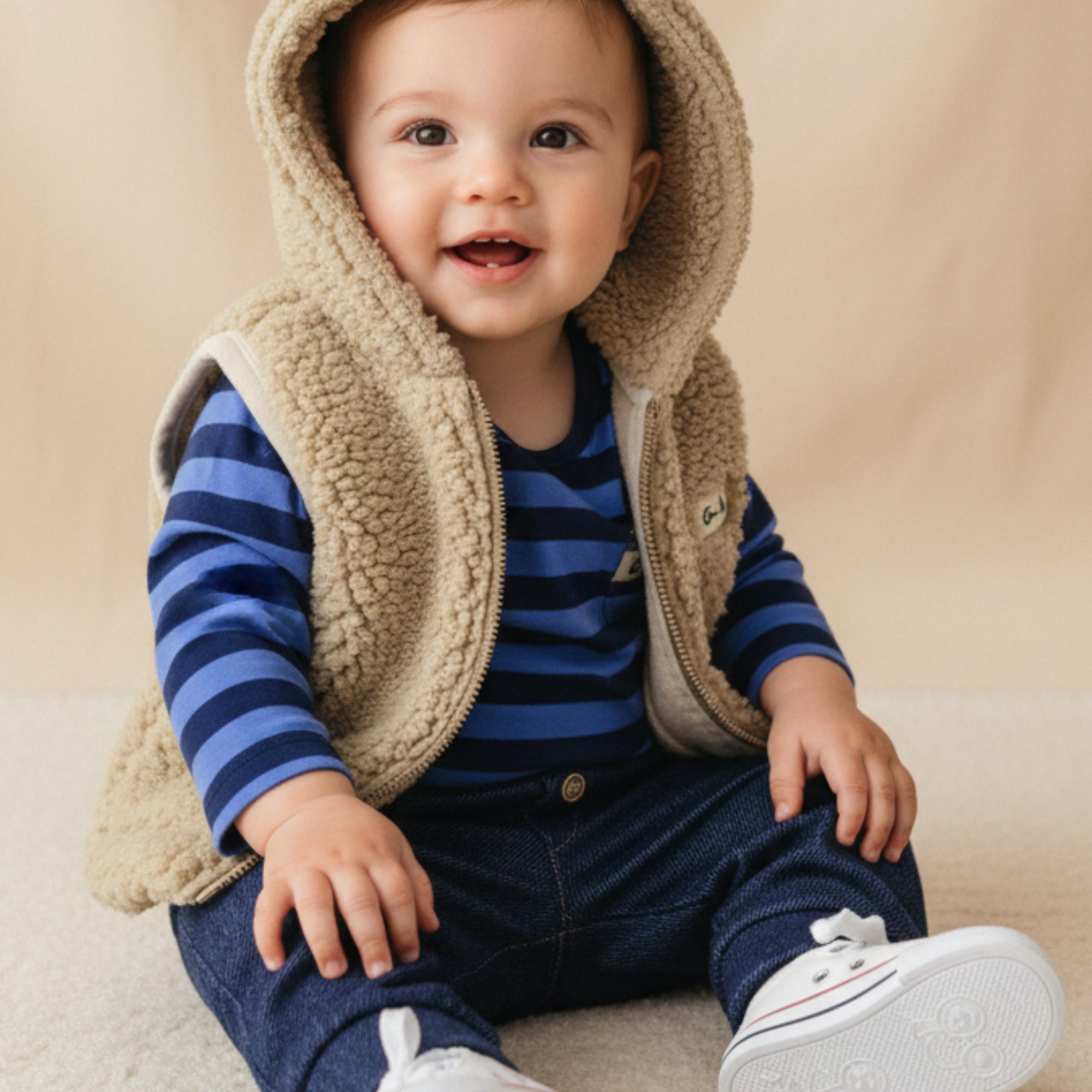 Conjunto Infantil Inverno 3 Peças Colete Peluciado Body Listrado e Calça Jeans — foto 1