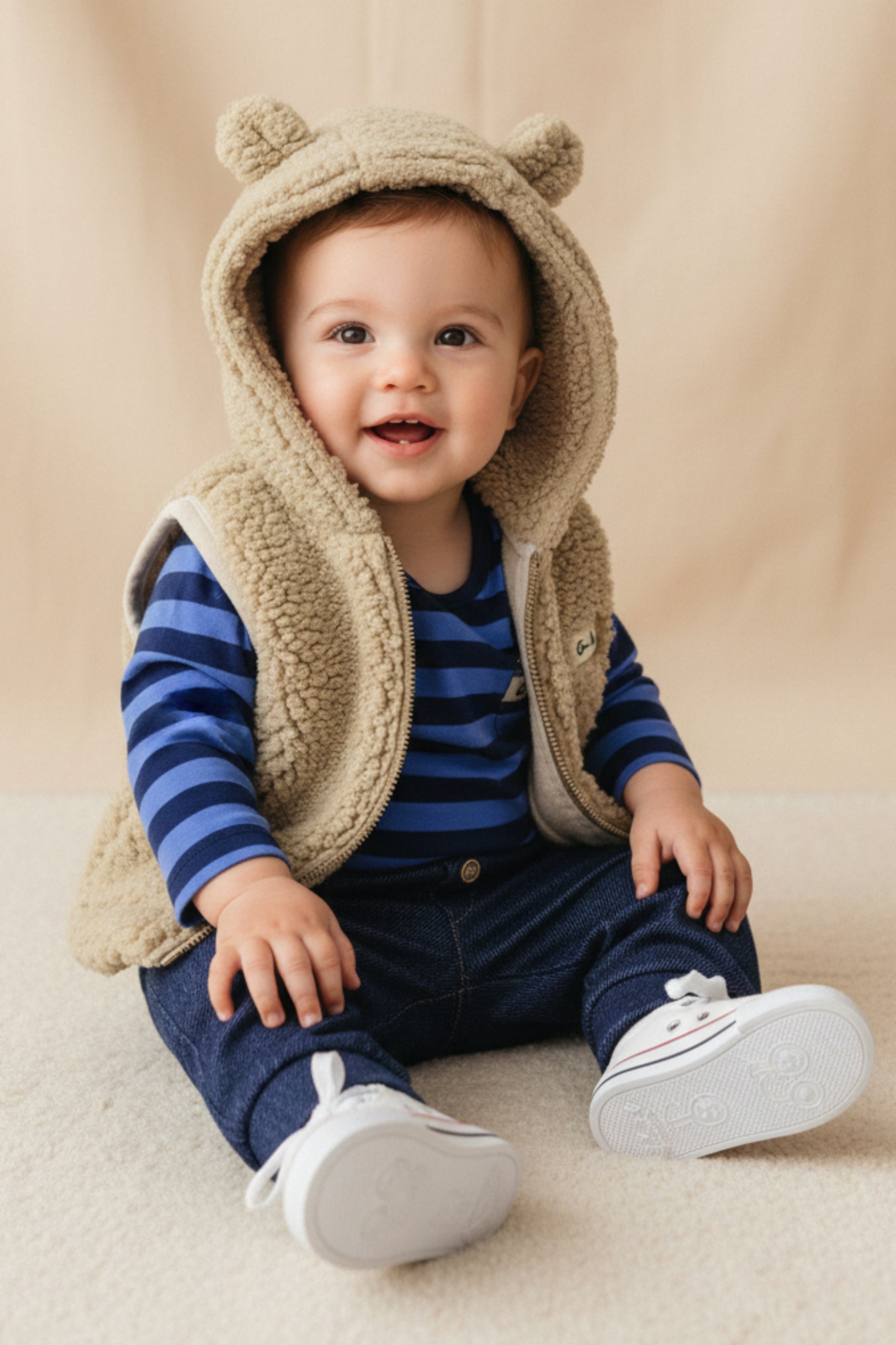 Conjunto Infantil Inverno 3 Peças Colete Peluciado Body Listrado e Calça Jeans — foto 1