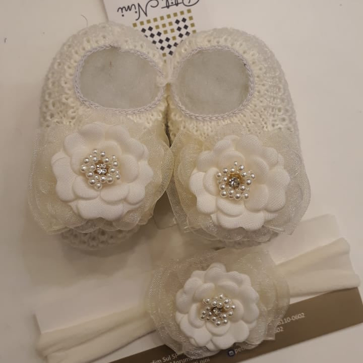 Kit Sapatinho Tricô Flores e Faixa Branca — foto 1