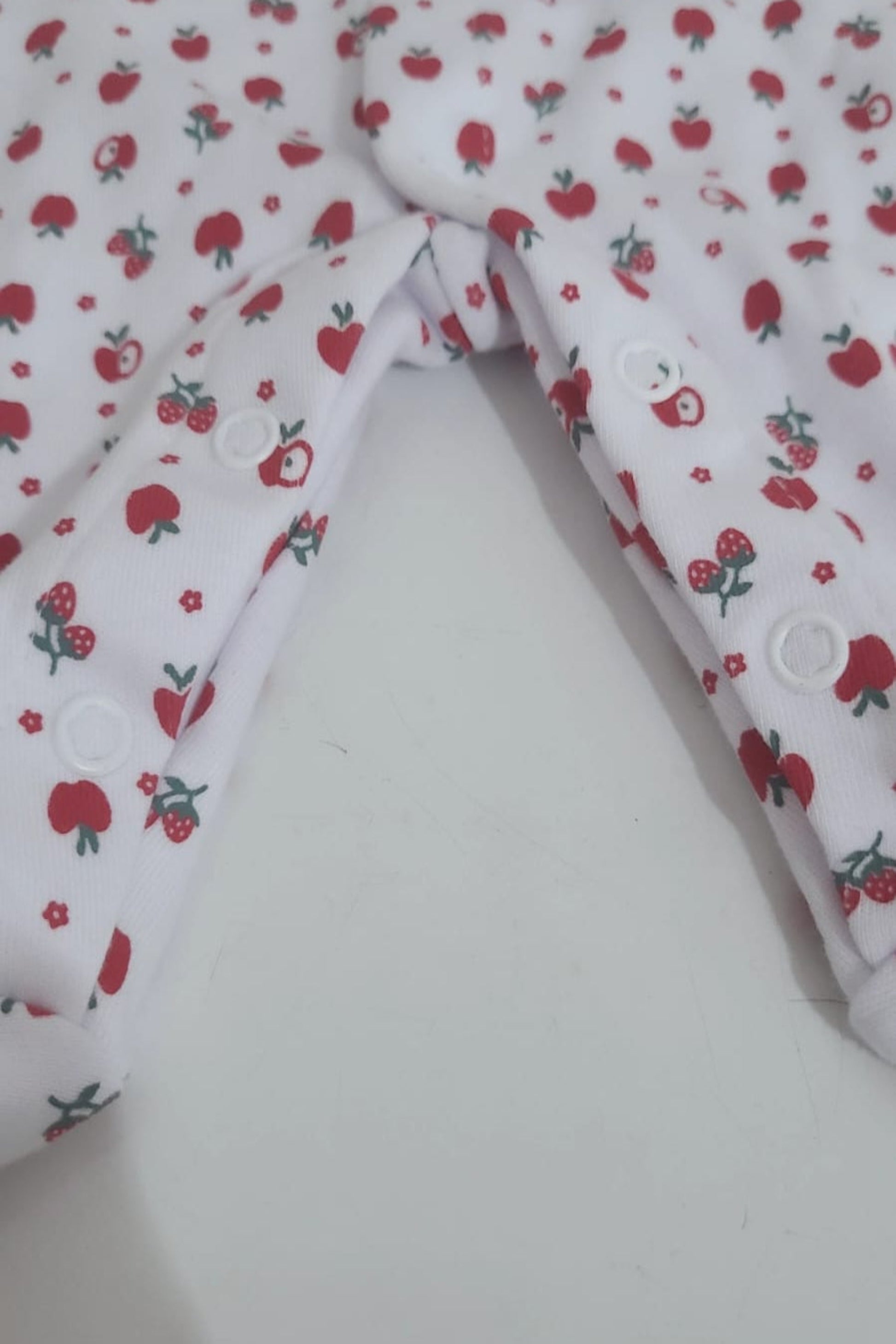 Macacão para Bebê Prematuro em Algodão Egípcio Estampa Maças — foto 4
