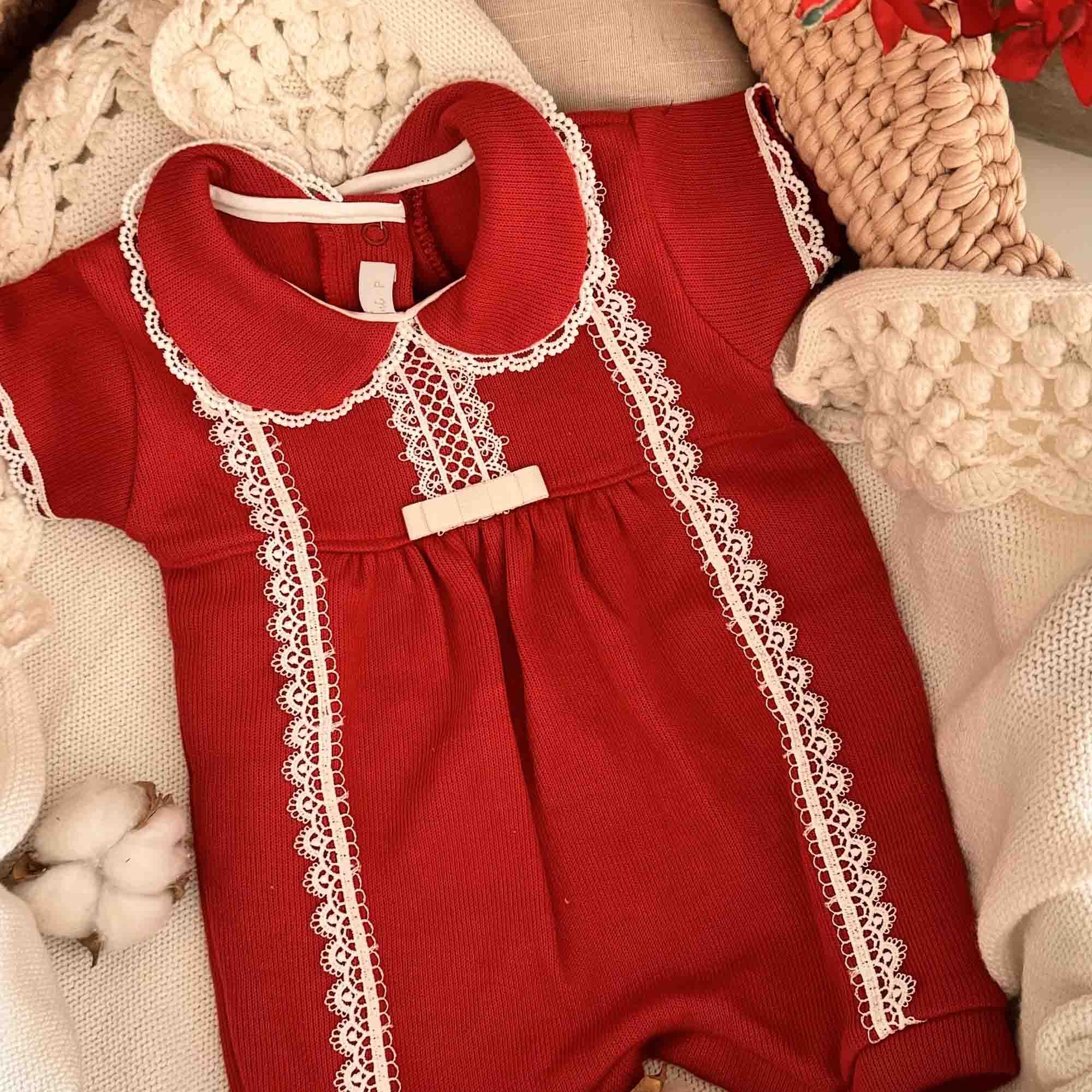 Romper em Tricotil Vermelho Rendas e Laço Chanel Cecilia — foto 1