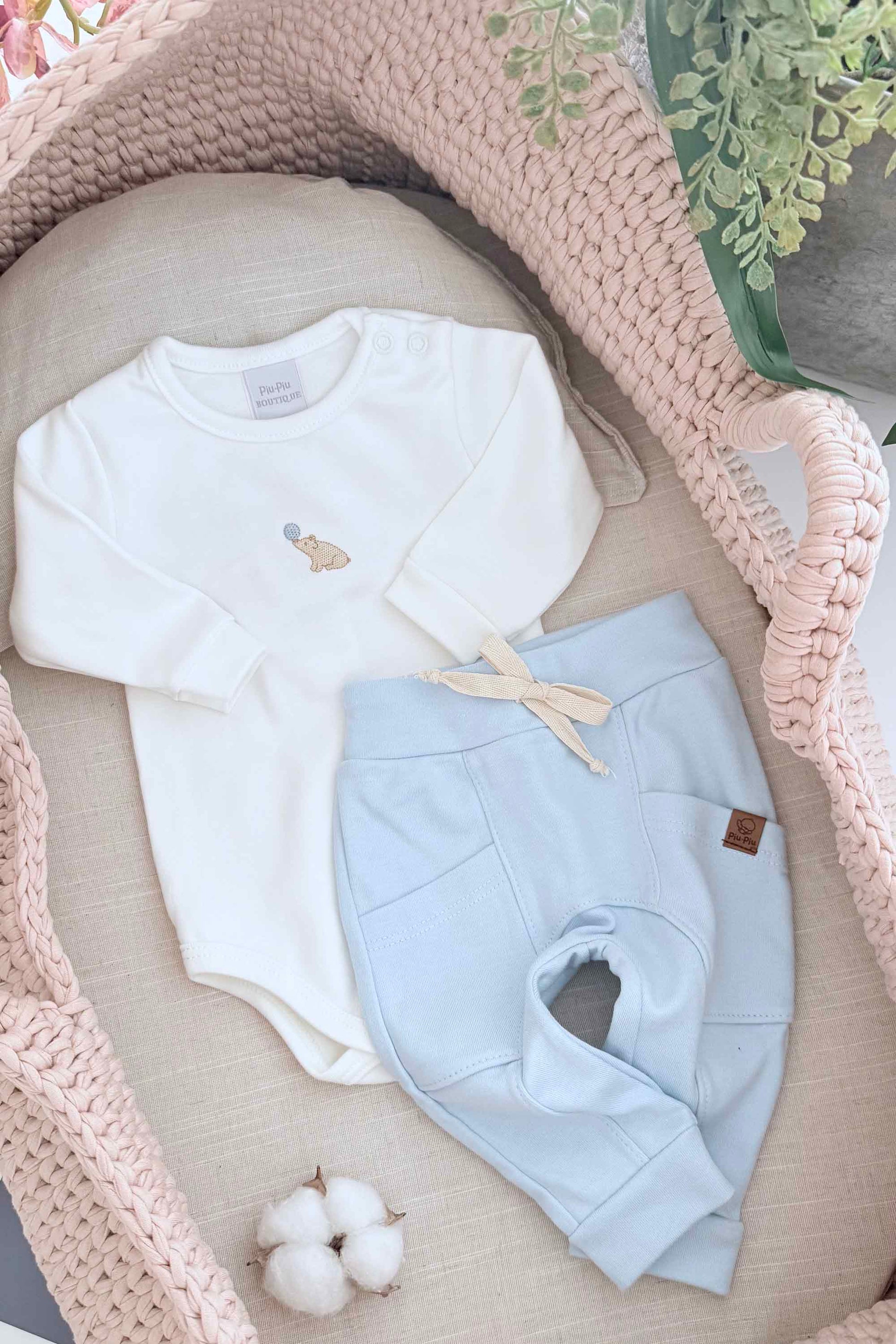 Conjunto para Bebê em Algodão Egípcio Calça e Body Bordado Ursinho — foto 3