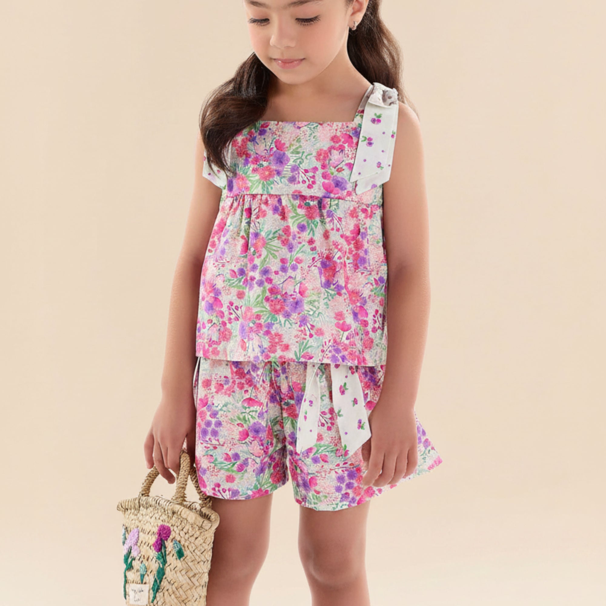 Conjunto Infantil Menina com Blusa e Short em Estampa Floral — foto 1