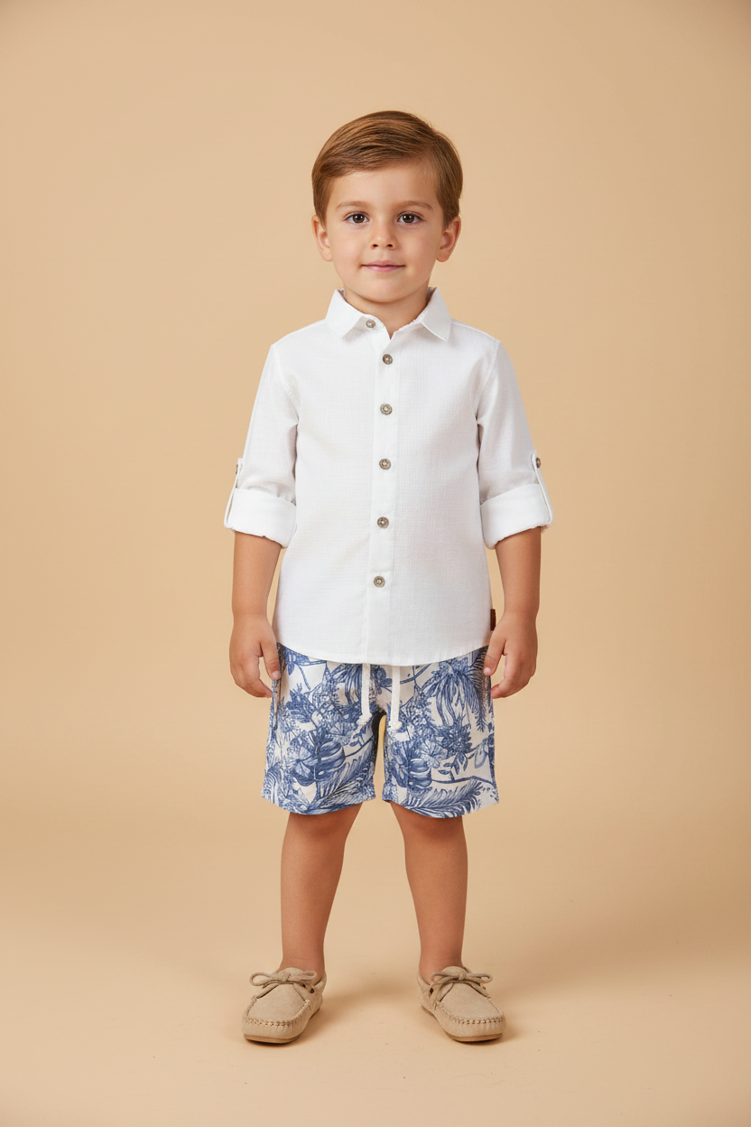 Conjunto Camisa Branca e Shorts com Estampa Tropical para Meninos