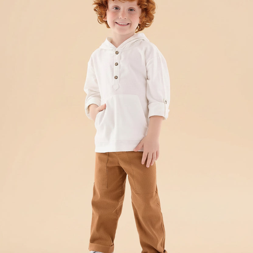 Conjunto Infantil para Menino Camisa Branca e Calça Sarja Caramelo — foto 1