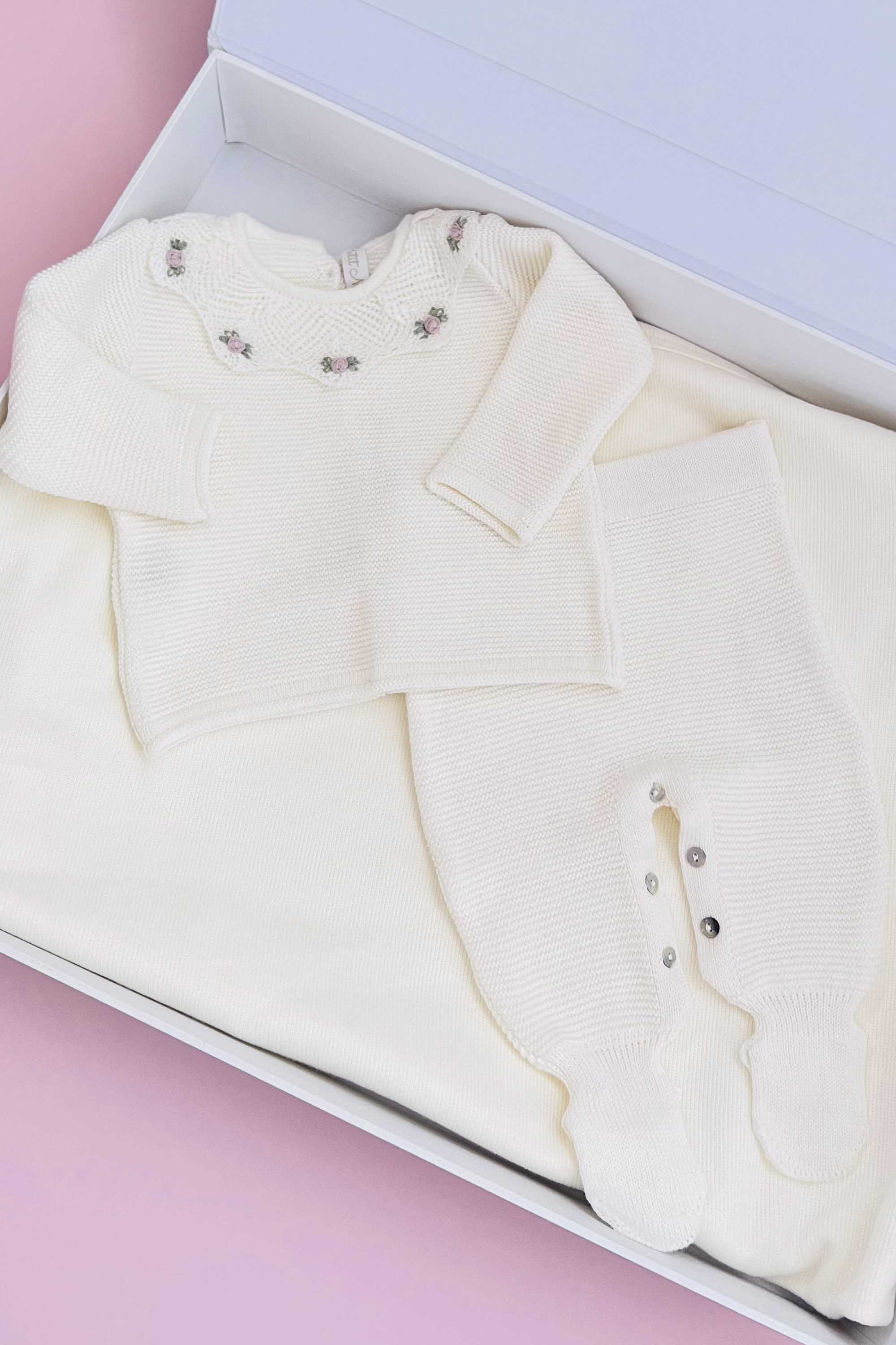 Conjunto Maternidade Blusa e Calça Tricô Bordado Rococó Giulia Off White — foto 2