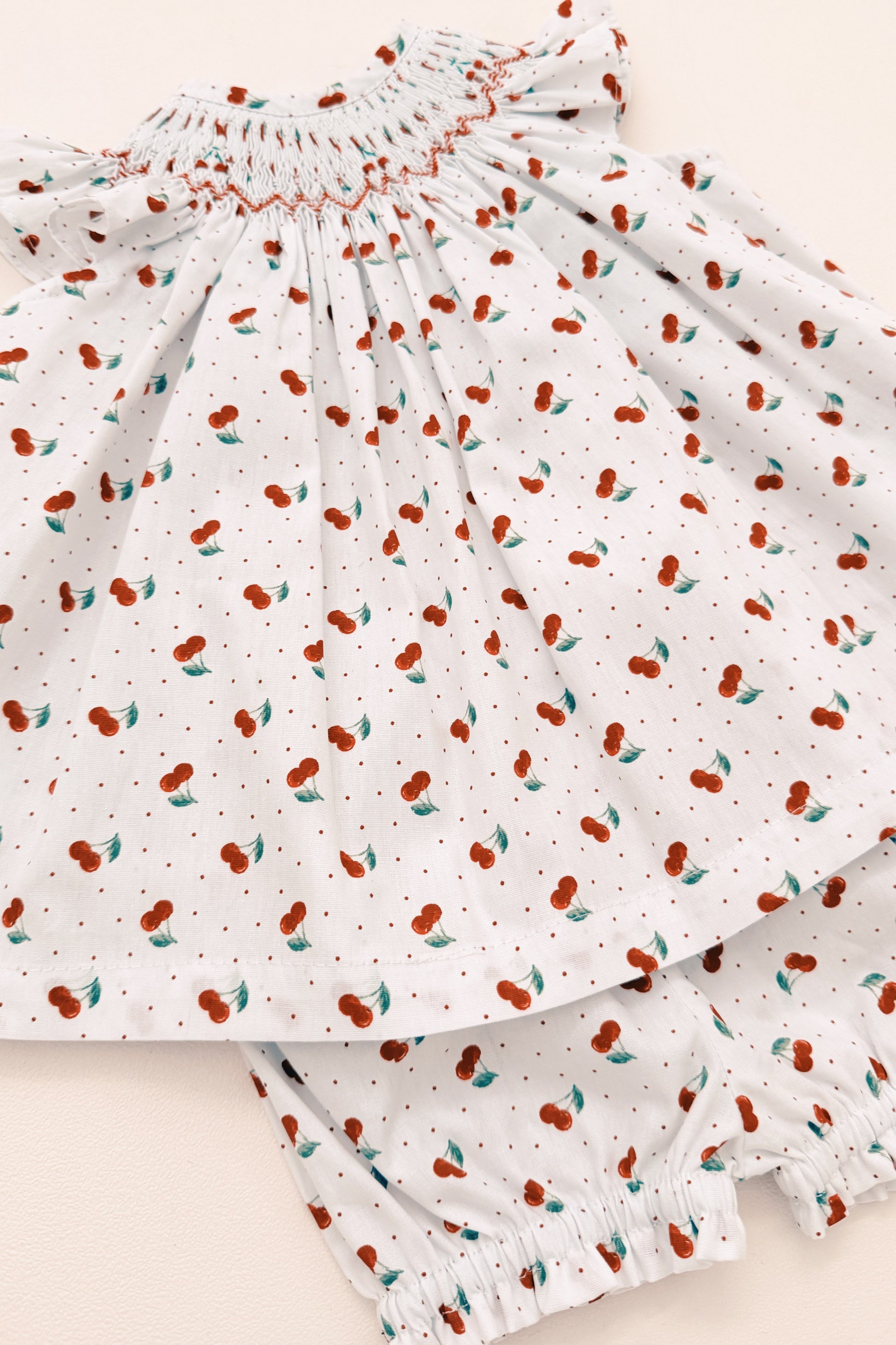 Vestido Russinho Casinha de Abelha Poá Cerejinha