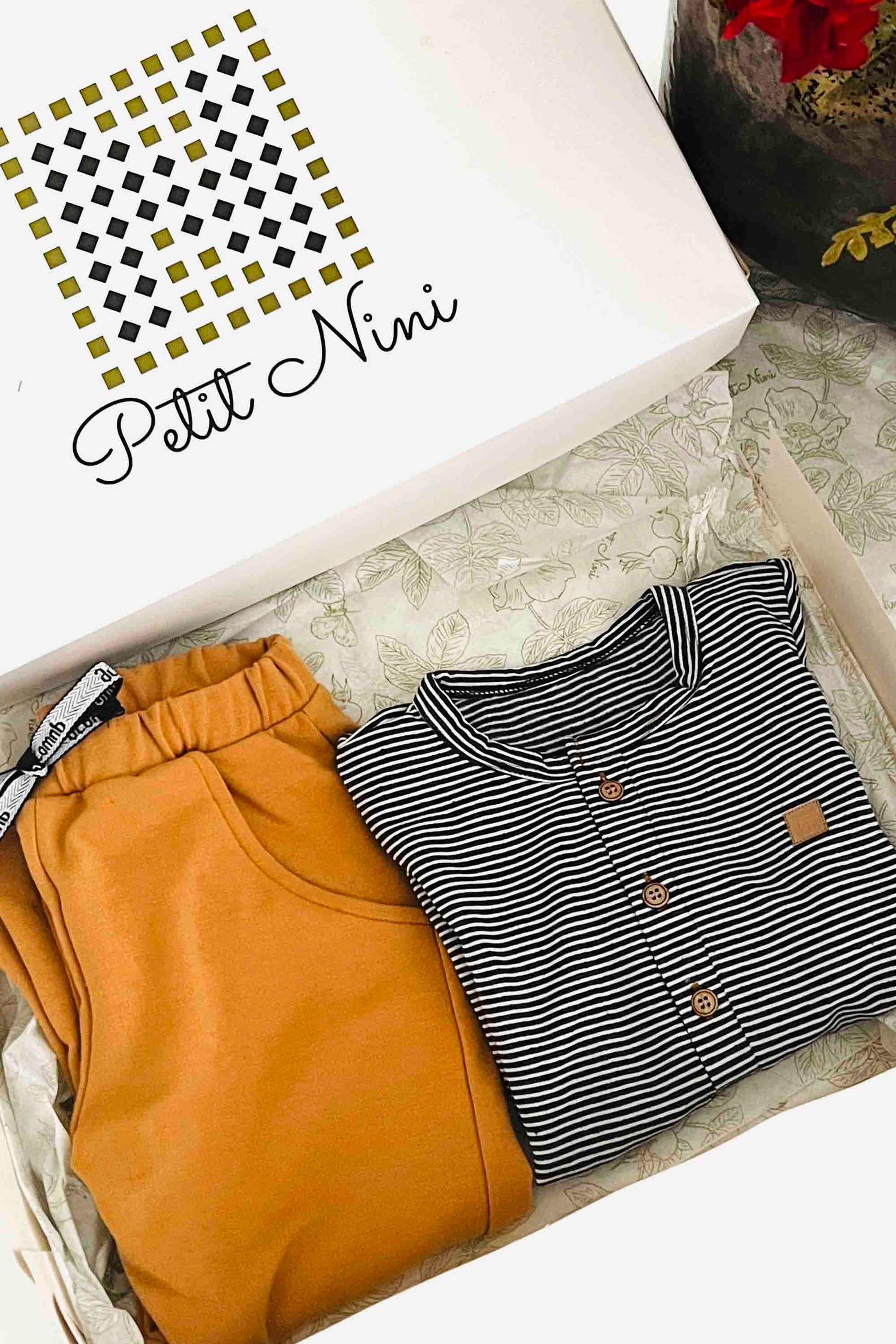 Conjunto Infantil para Menino Calça Moletom e Blusa Listrada — foto 3