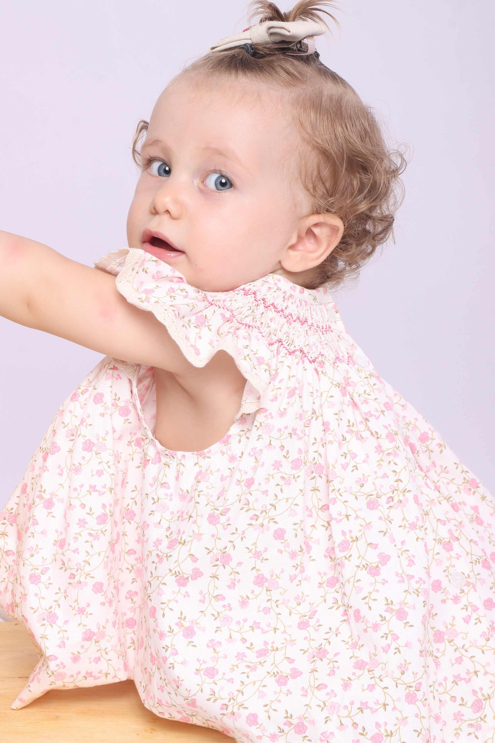 Vestido Russinho Casinha de Abelha e Estampa Floral Bata e Shorts — foto 3