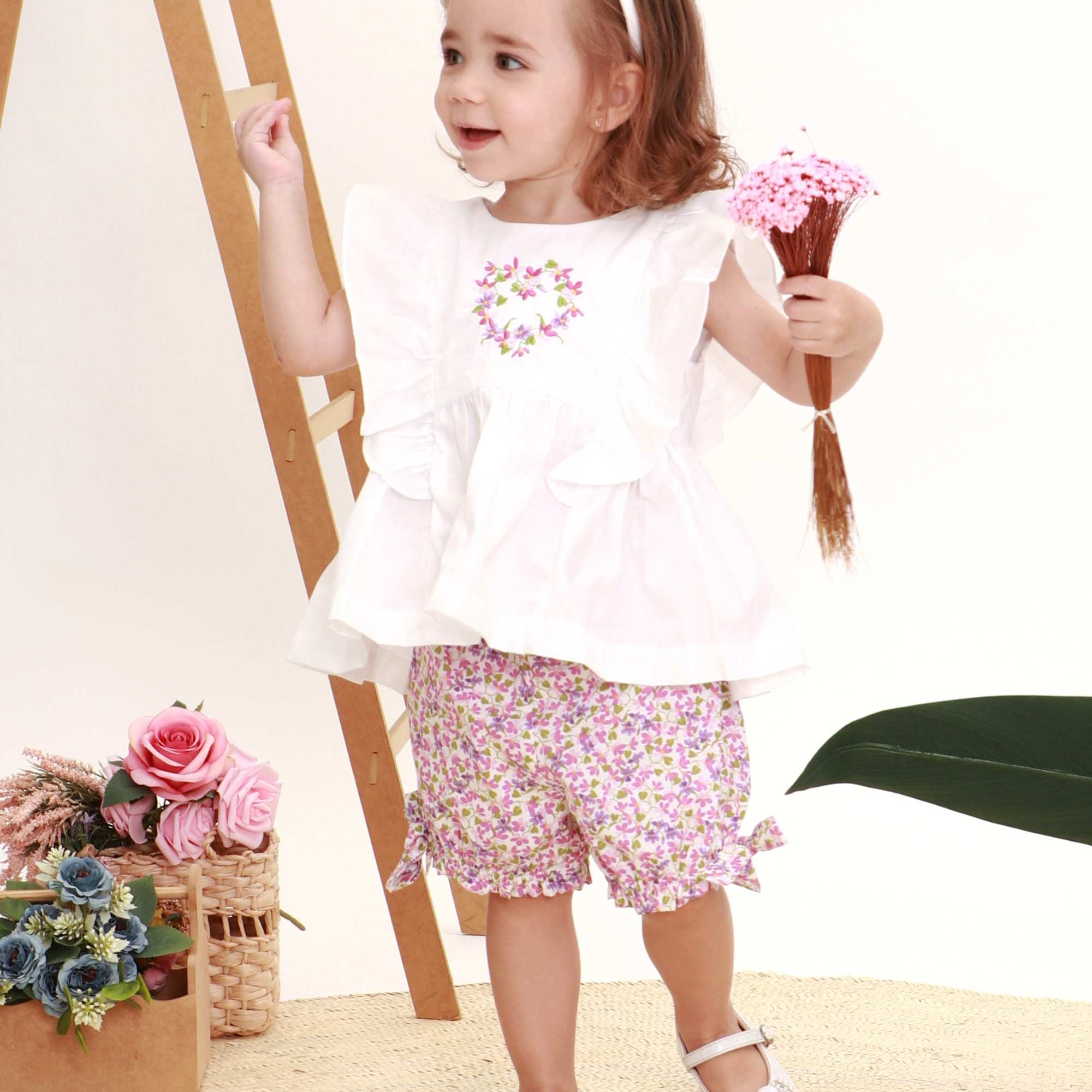 Conjunto Infantil Bata e Shorts Estampa Floral Liberty Exclusivo Petit Nini — foto 1