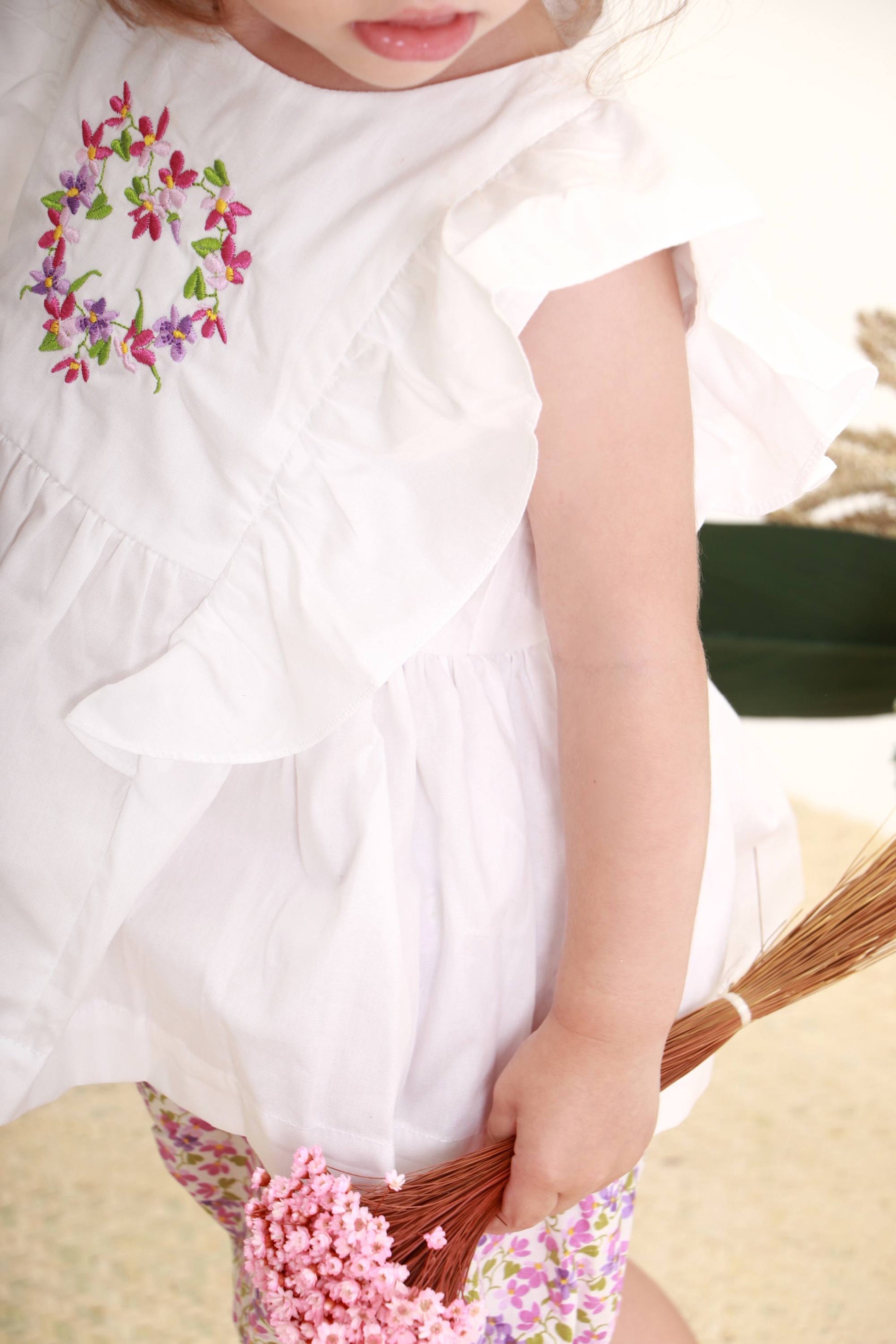 Conjunto Infantil Bata e Shorts Estampa Floral Liberty Exclusivo Petit Nini — foto 5