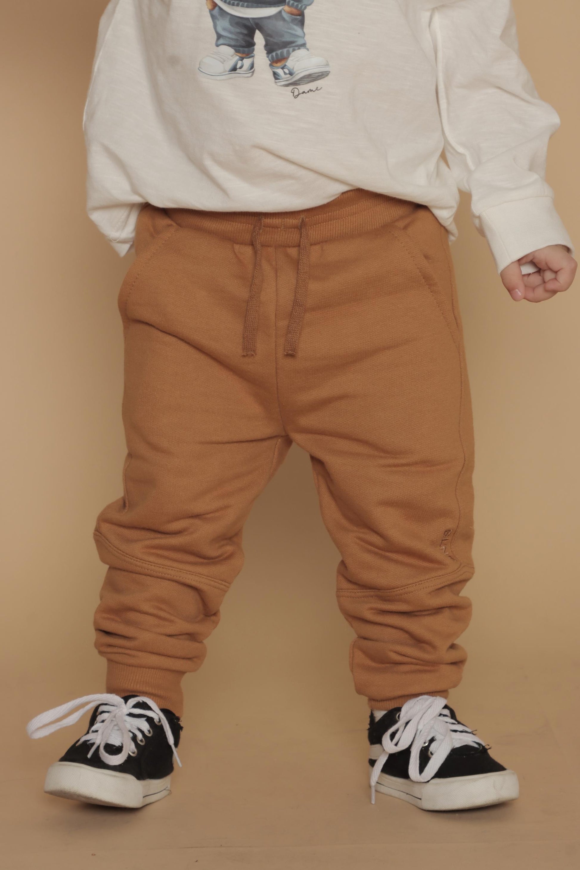 Calça de Moletom Bebê Menino Felpada Cor Caramelo — foto 1