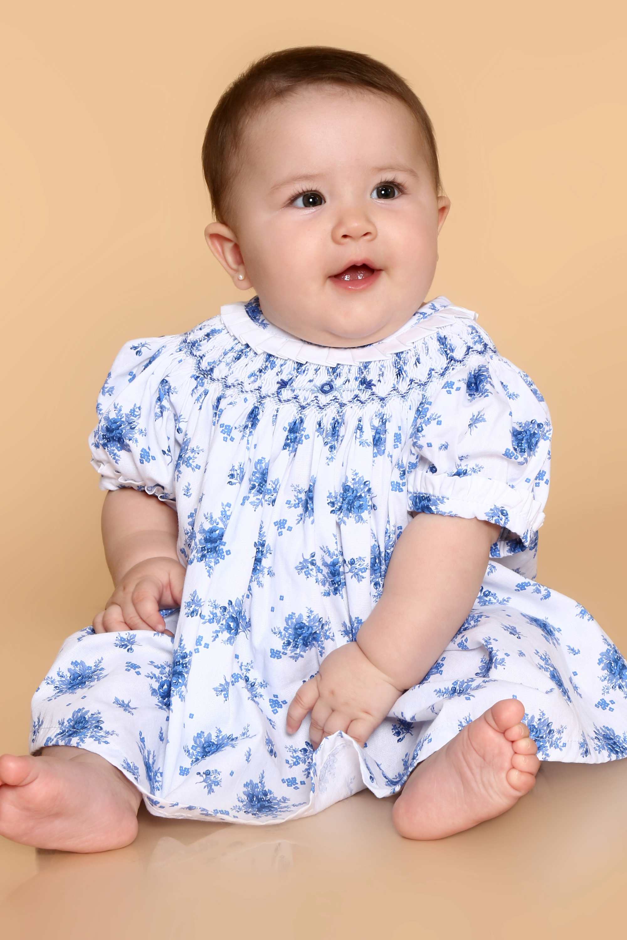 Vestido Russinho Casinha de Abelha e Estampa Azul Floral Bata e Shorts — foto 1