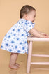 Vestido Russinho Casinha de Abelha e Estampa Azul Floral Bata e Shorts — foto 3