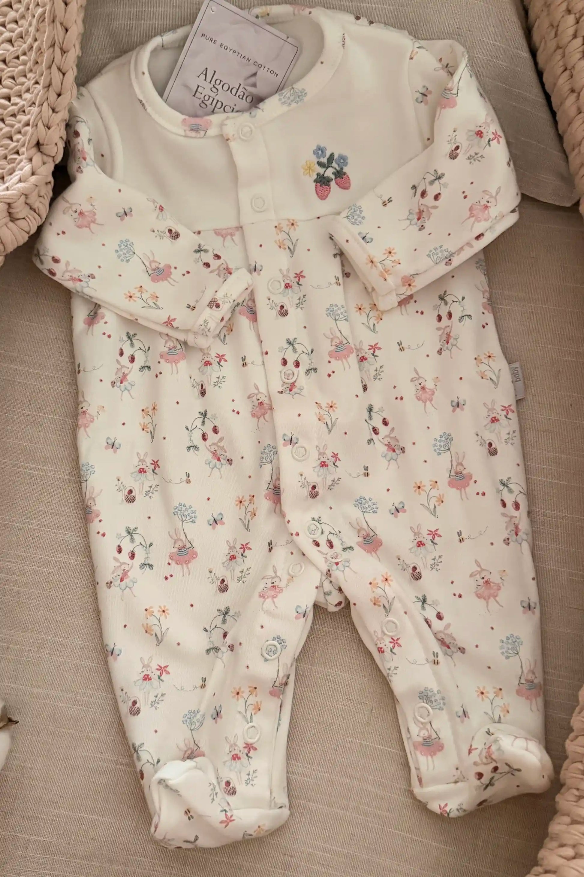 Macacão Bebê Menina em Algodão Egípcio com Pala Bordada e Estampa Floral — foto 3