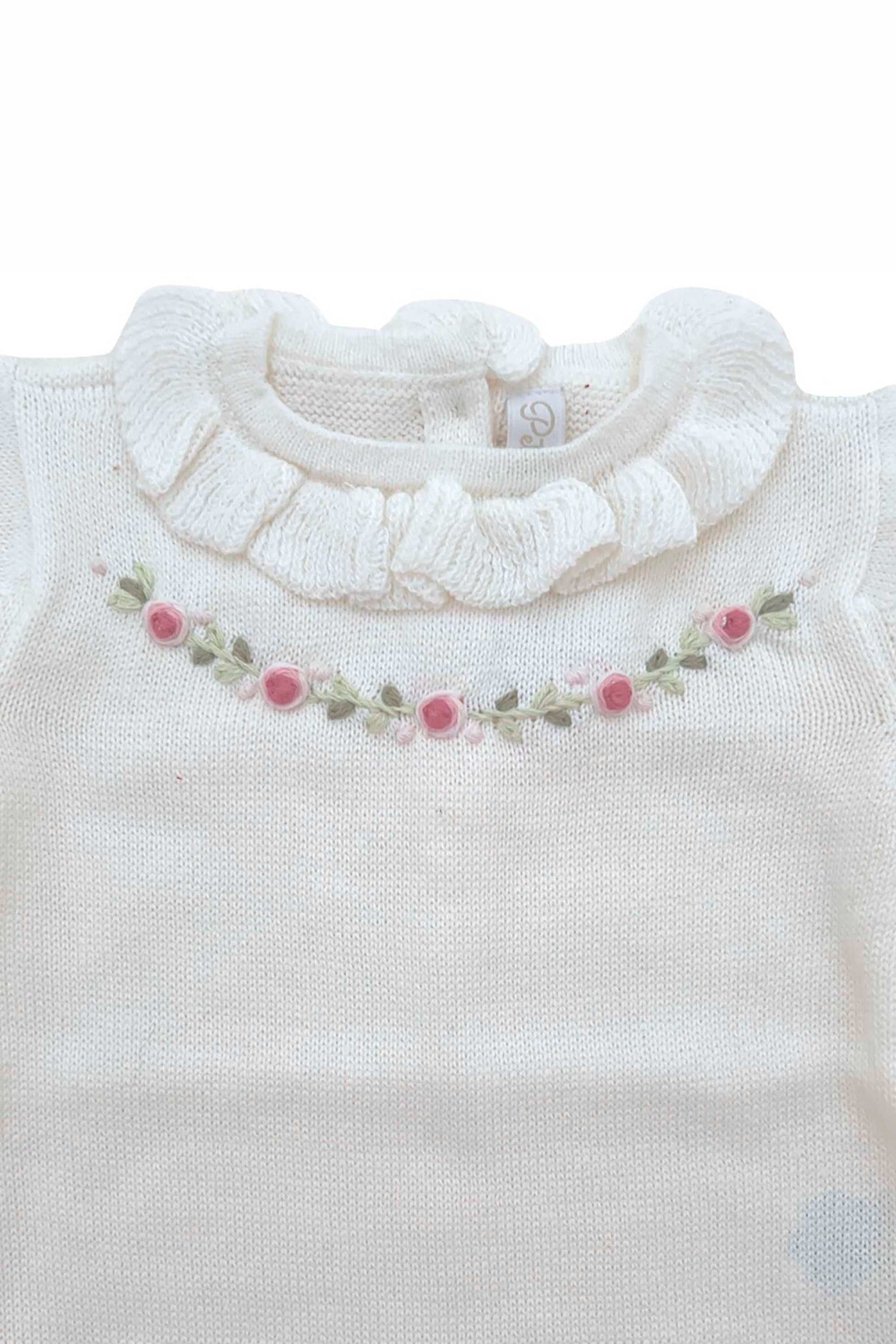 Macacão Maternidade Tricot Gola Babado Bordada Julia Off White — foto 3