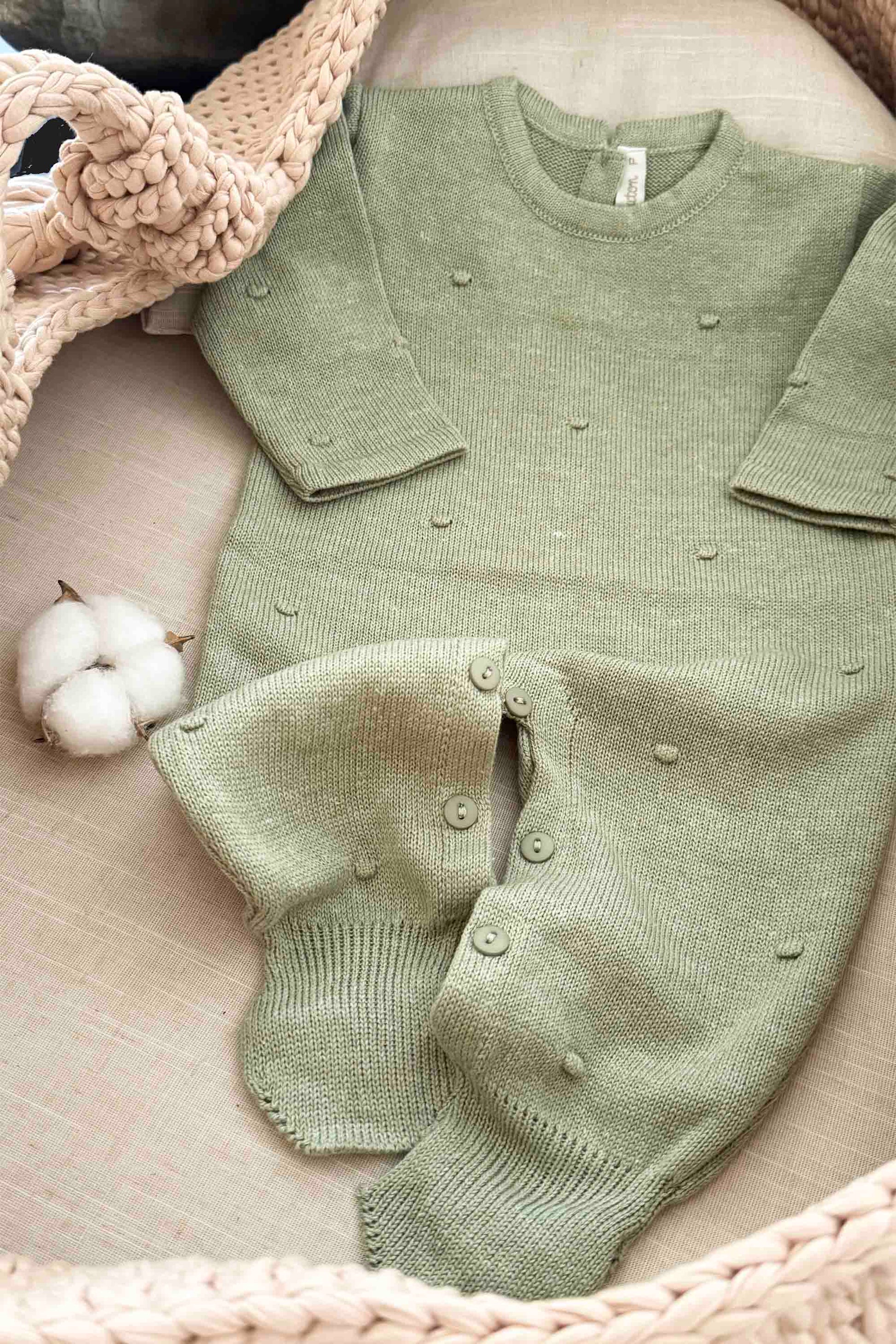 Macacão para Maternidade em Tricot Poá Verde Mescla — foto 3